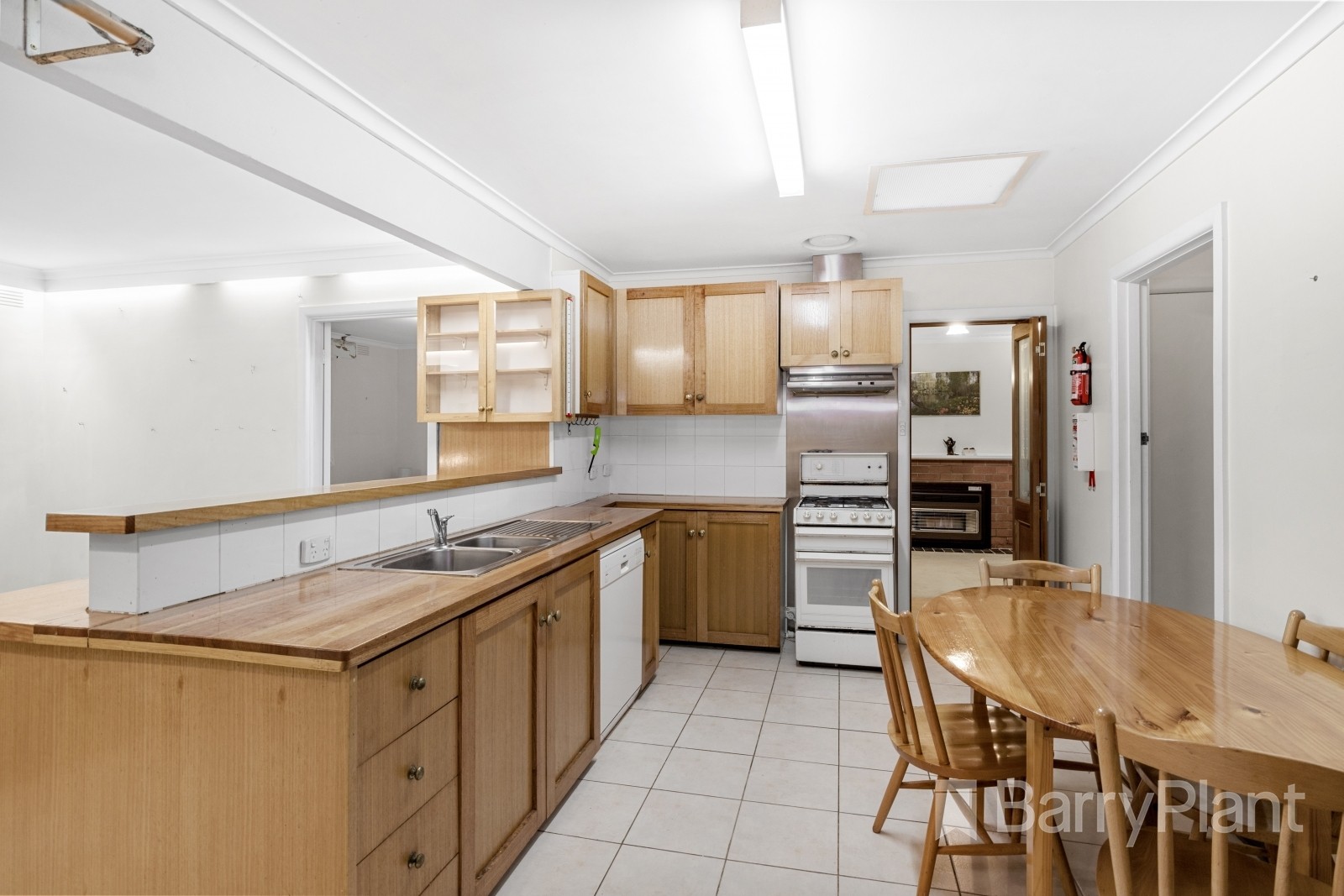 18 Tudor Crescent, Noble Park North, VIC 3174, Noble Park North - Thumbnail 3