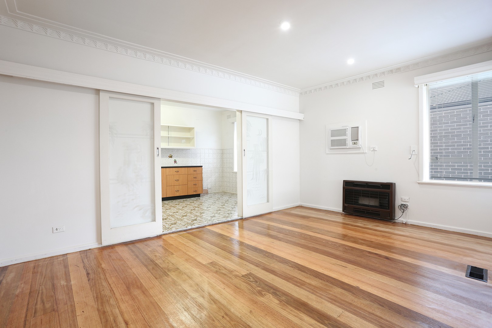 18 Valencia Street, Glenroy, VIC 3046, Glenroy - Thumbnail 4