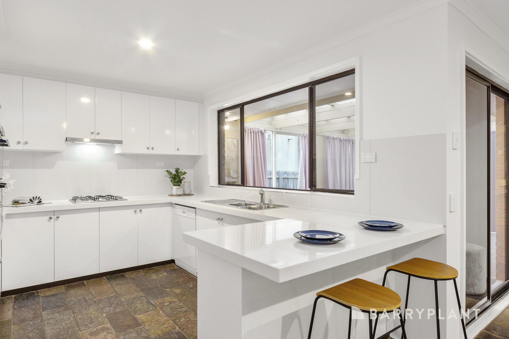 18 Valleyview Drive, Rowville, VIC 3178, Rowville - Thumbnail 3