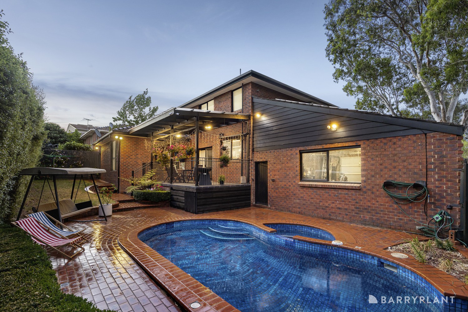 18 Vicarage Way, Watsonia North, VIC 3087 - Thumbnail 2 - 19/01/2026