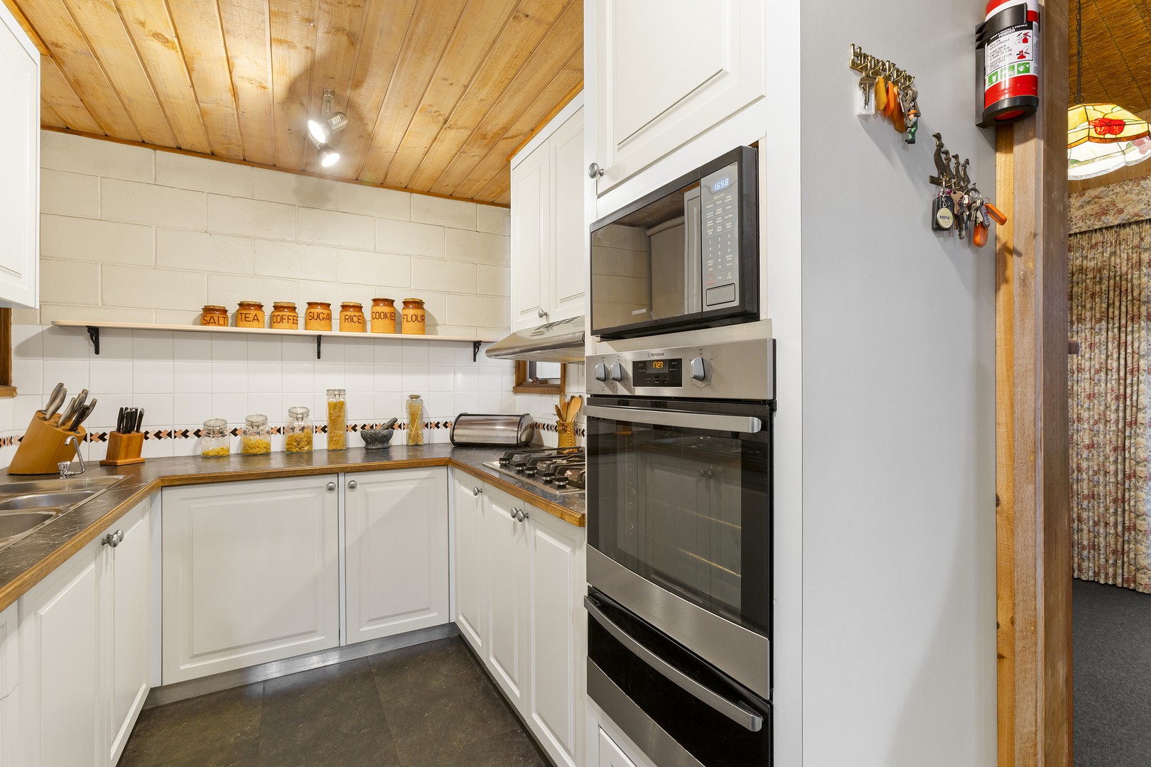 18 Victoria Street, Rippleside, VIC 3215, Rippleside - Thumbnail 4