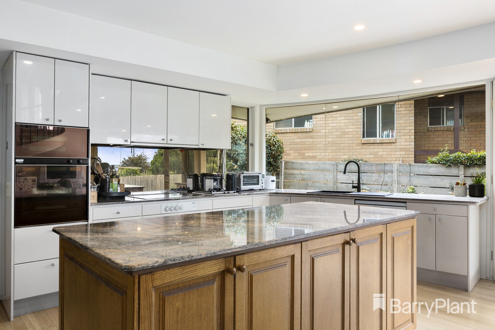 18 View Mount Road, Wheelers Hill, VIC 3150, Wheelers Hill - Thumbnail 2
