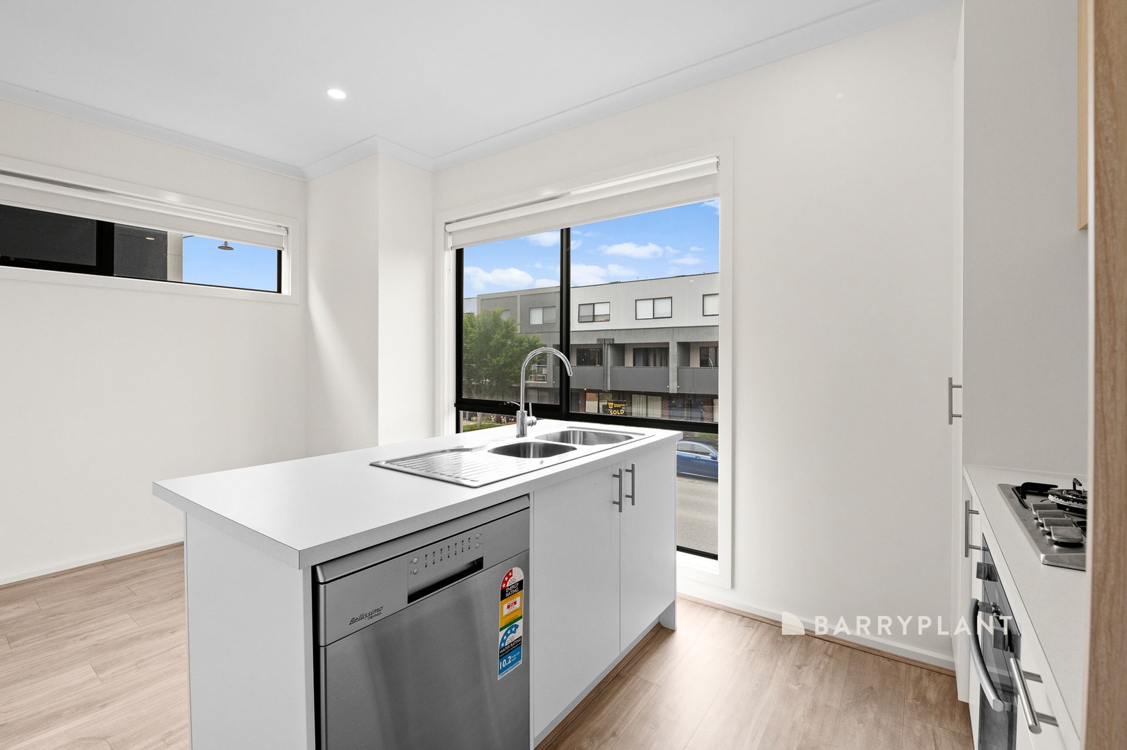 18 Village Way, Pakenham, VIC 3810, Pakenham - Thumbnail 3