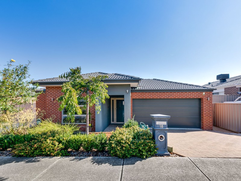 18 Villella Drive, Pakenham, VIC 3810 - Image - 28/07/2026