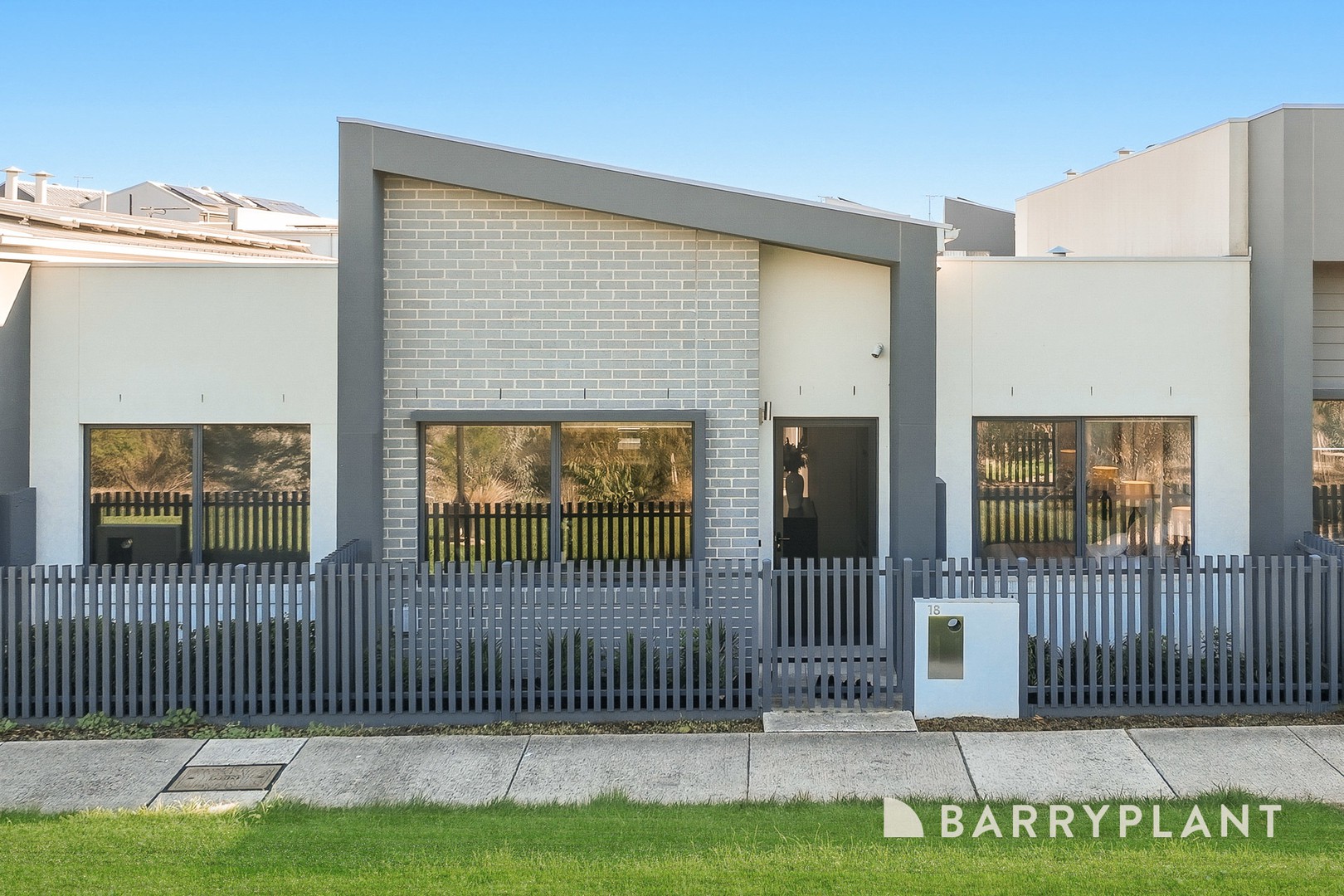 18 Violets Walk, Rowville, VIC 3178 - Thumbnail 2 - 29/04/2026