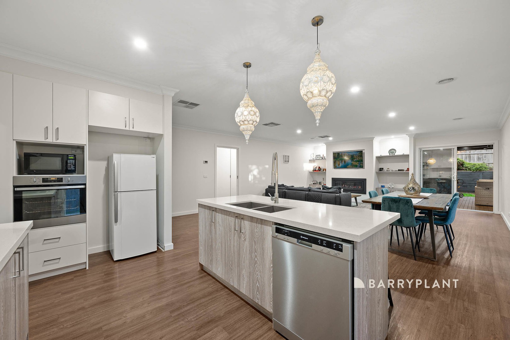 18 Walker Drive, Drouin, VIC 3818, Drouin - Thumbnail 4
