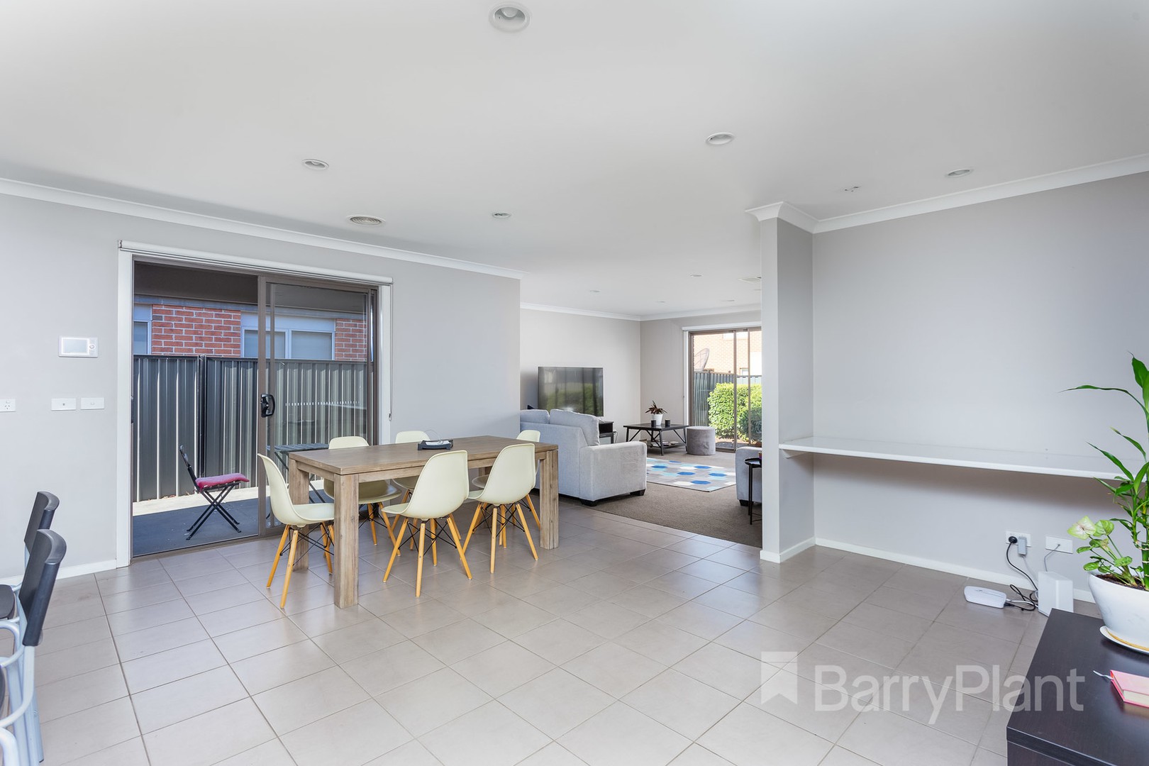 18 Walton Loop, Point Cook, VIC 3030, Point Cook - Thumbnail 4