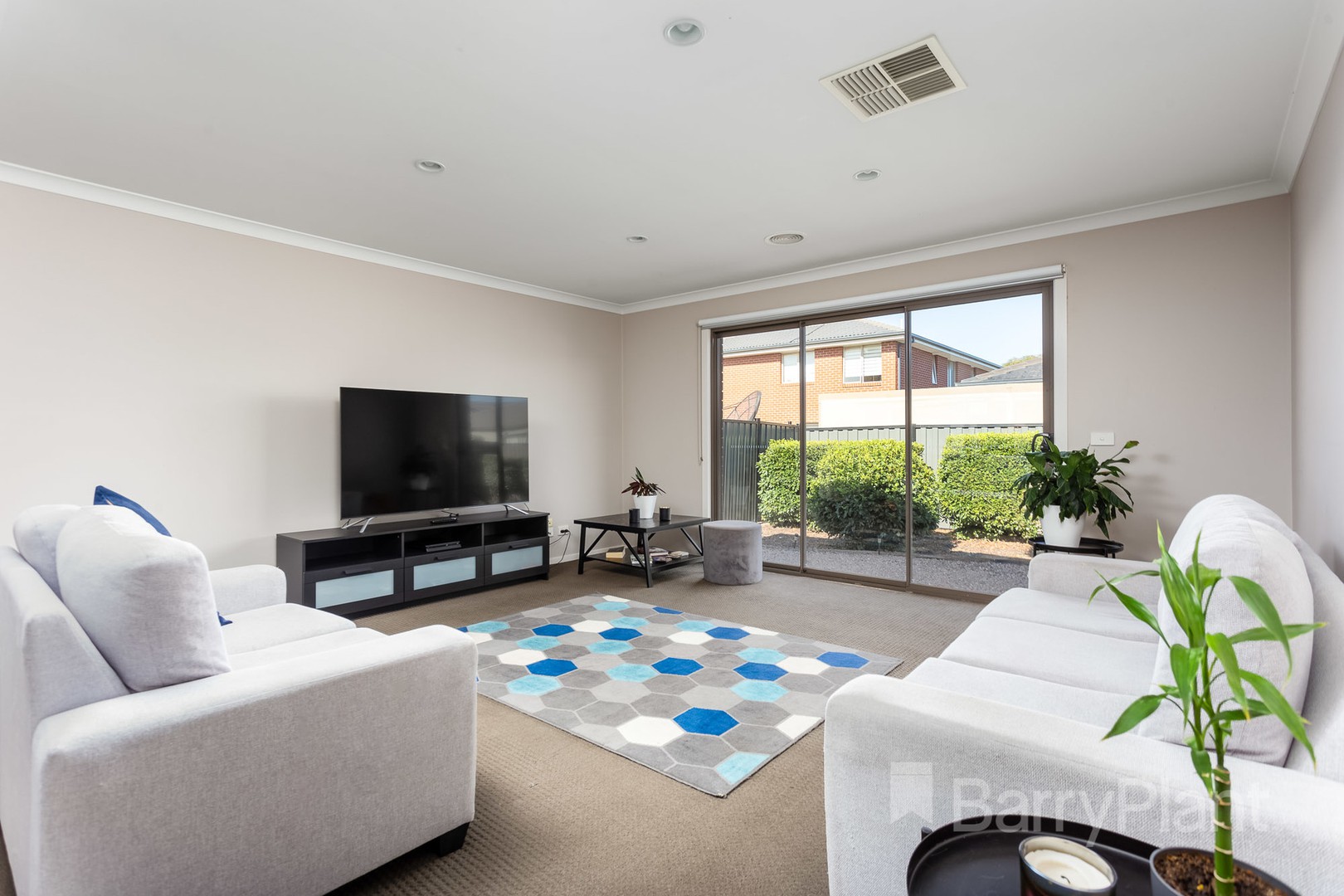 18 Walton Loop, Point Cook, VIC 3030, Point Cook - Thumbnail 5