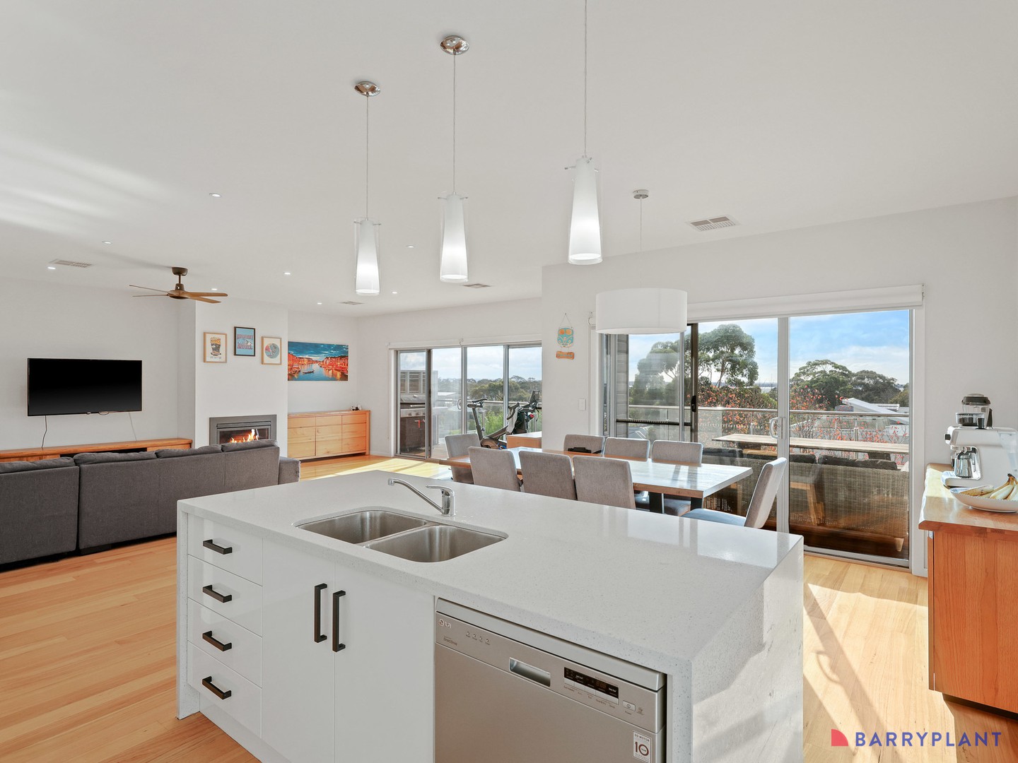 18 Water View Rise, Cowes, VIC 3922 - Thumbnail 2 - 19/08/2025