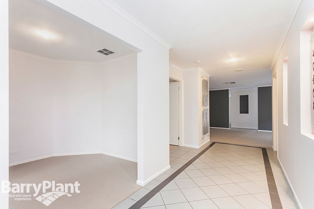 18 West Cornhill Way, Point Cook, VIC 3030 - Thumbnail 2 - 29/11/2021