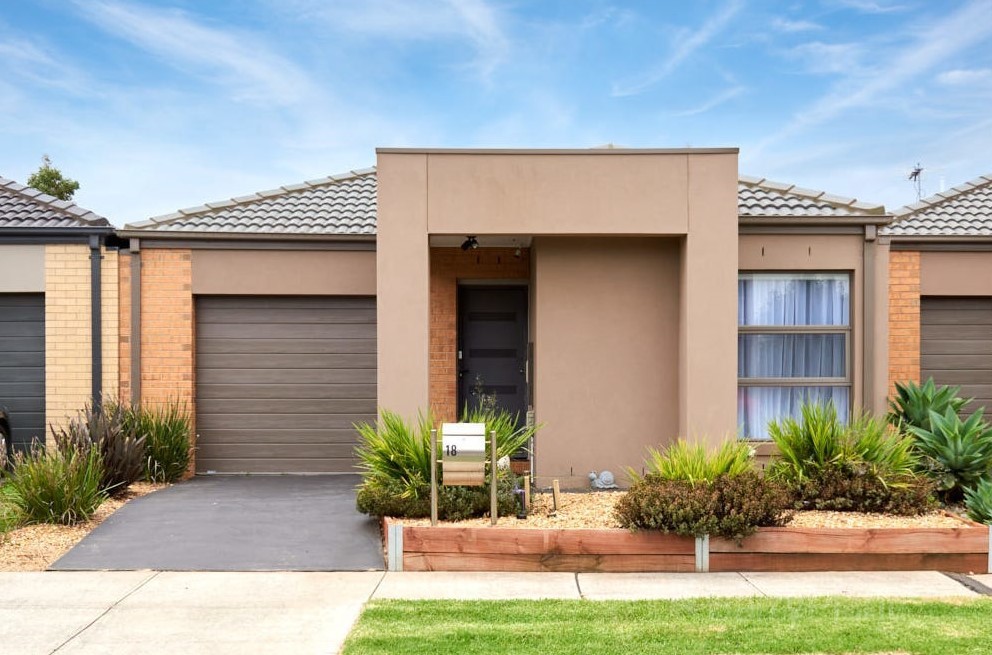18 Wilkiea Crescent, Cranbourne North, VIC 3977, Cranbourne North - Thumbnail 3