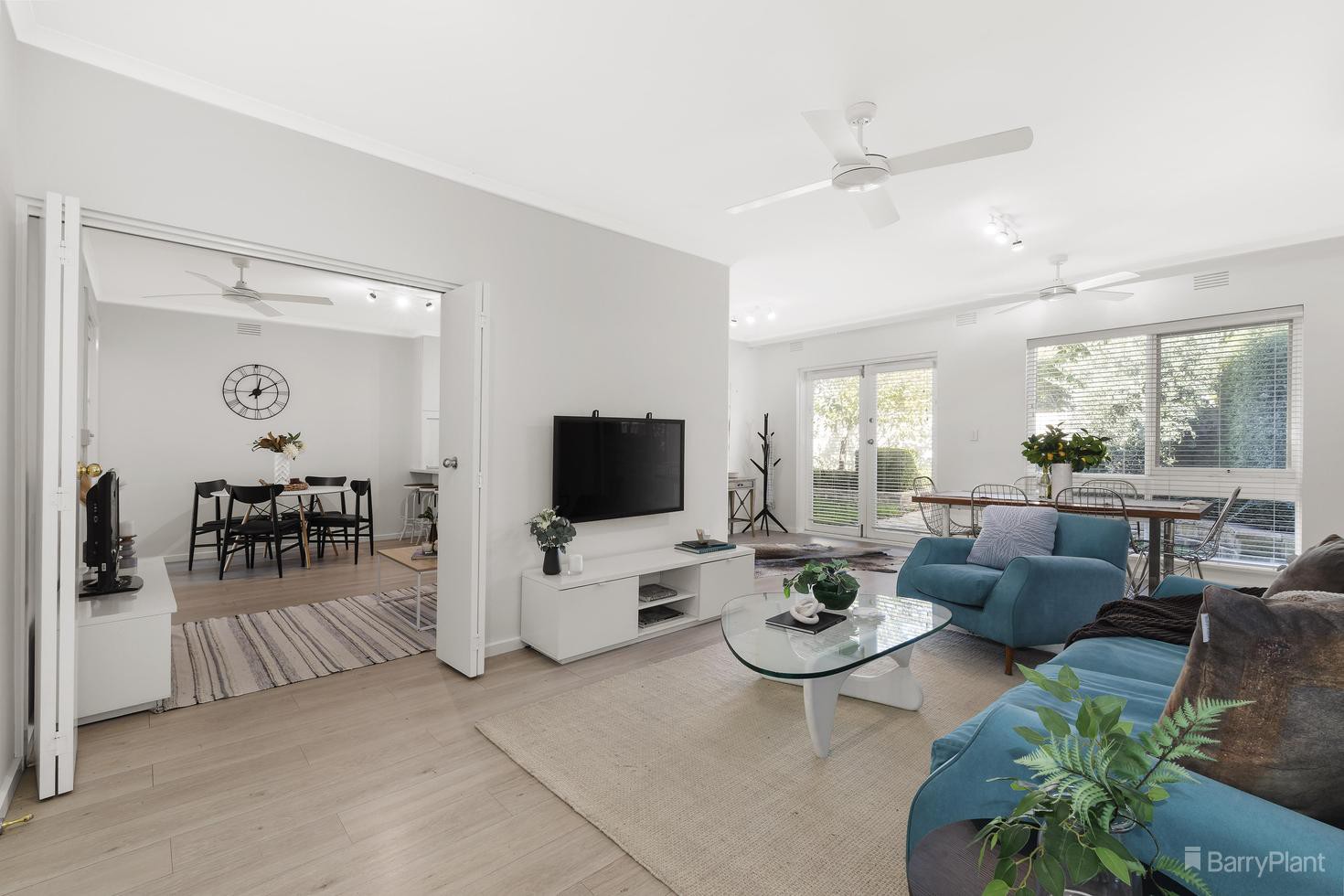 18 Willa Avenue, Viewbank, VIC 3084, Viewbank - Thumbnail 2