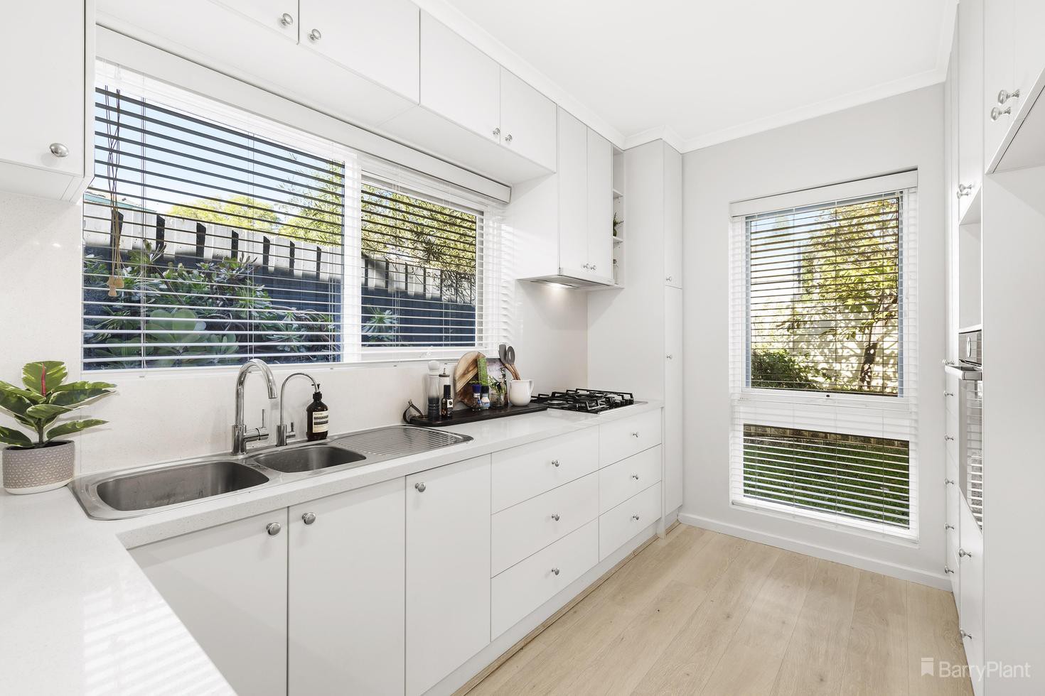 18 Willa Avenue, Viewbank, VIC 3084, Viewbank - Thumbnail 3