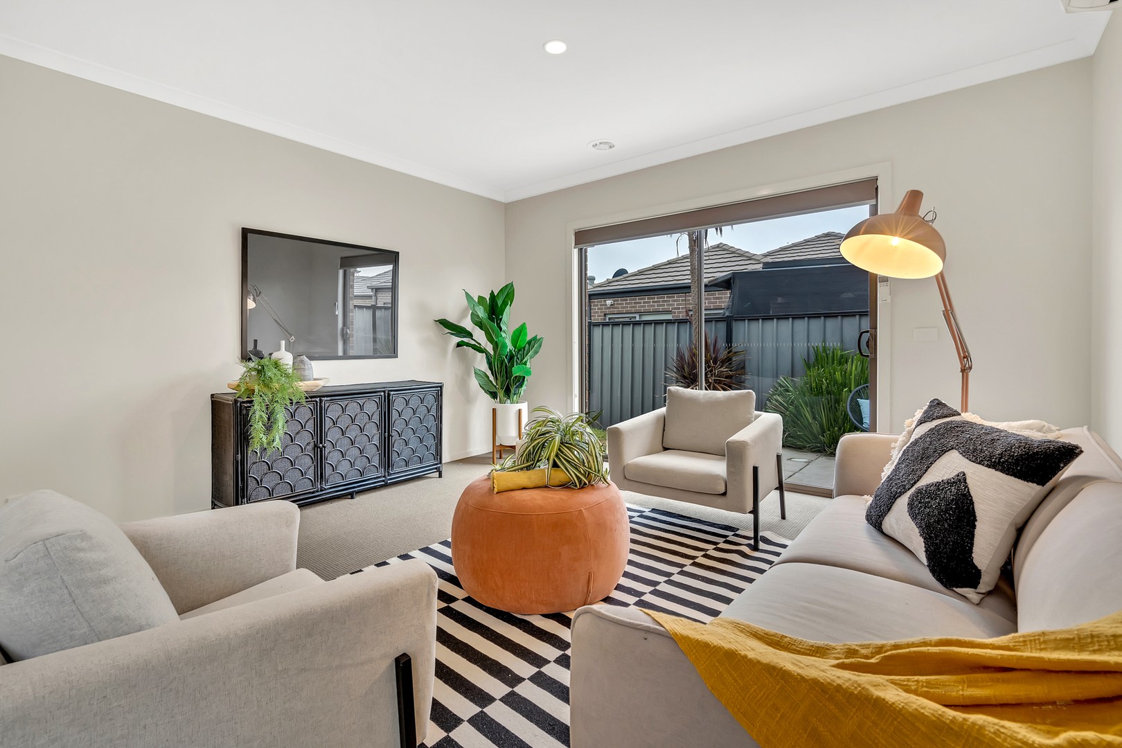 18 Woodgrove Street, Craigieburn, VIC 3064, Craigieburn - Thumbnail 3
