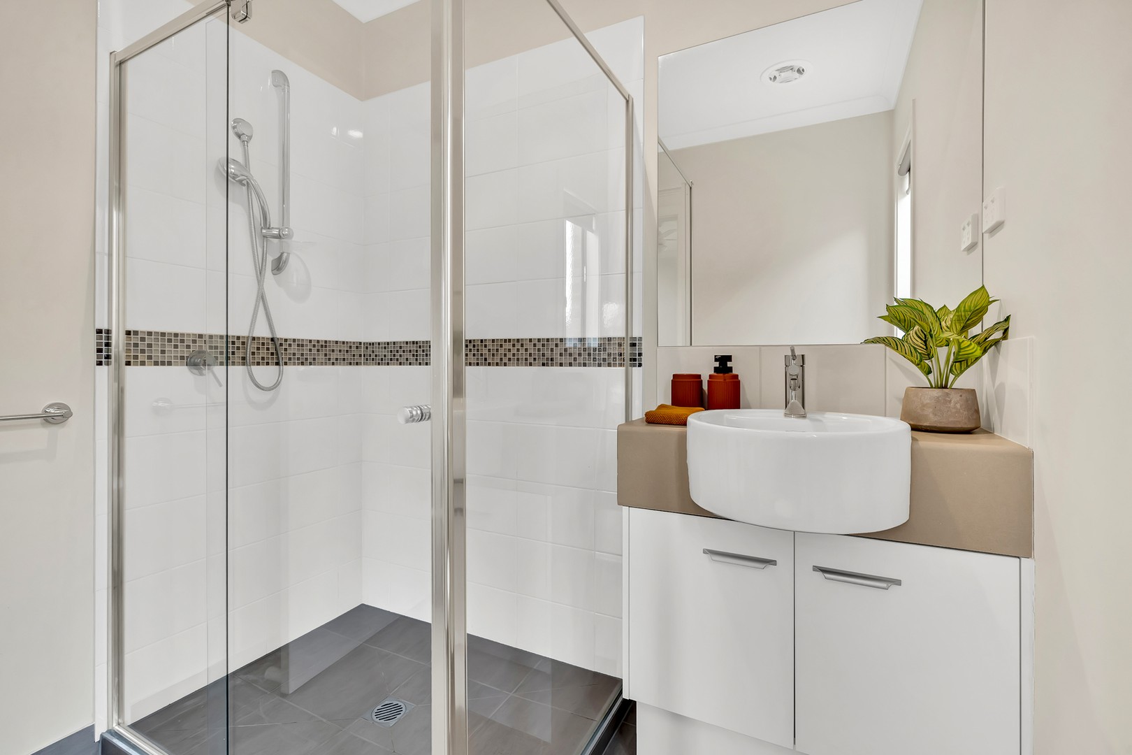 18 Woodgrove Street, Craigieburn, VIC 3064, Craigieburn - Thumbnail 7