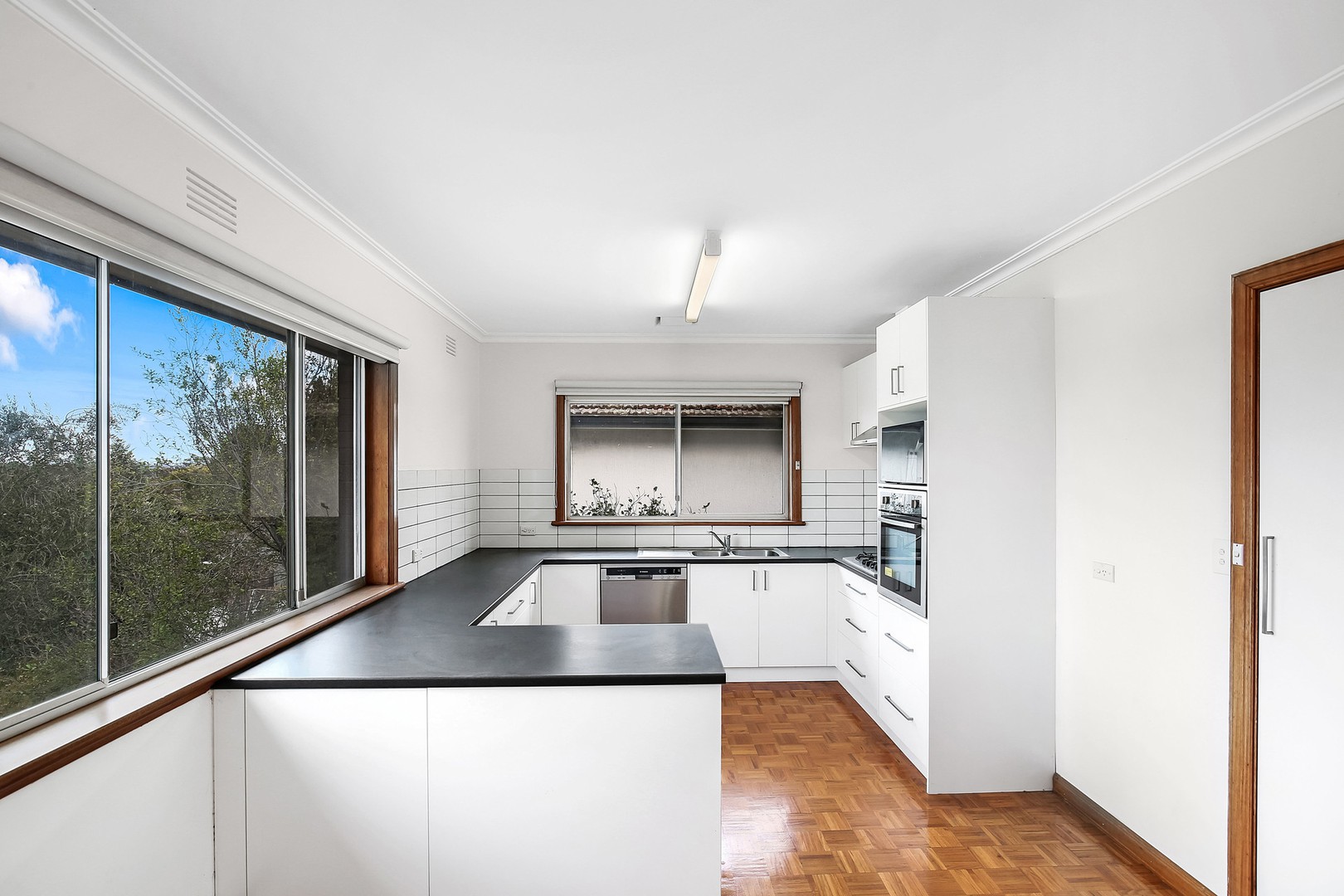 180 Grandview Grove, Rosanna, VIC 3084 - Thumbnail 2 - 10/08/2026