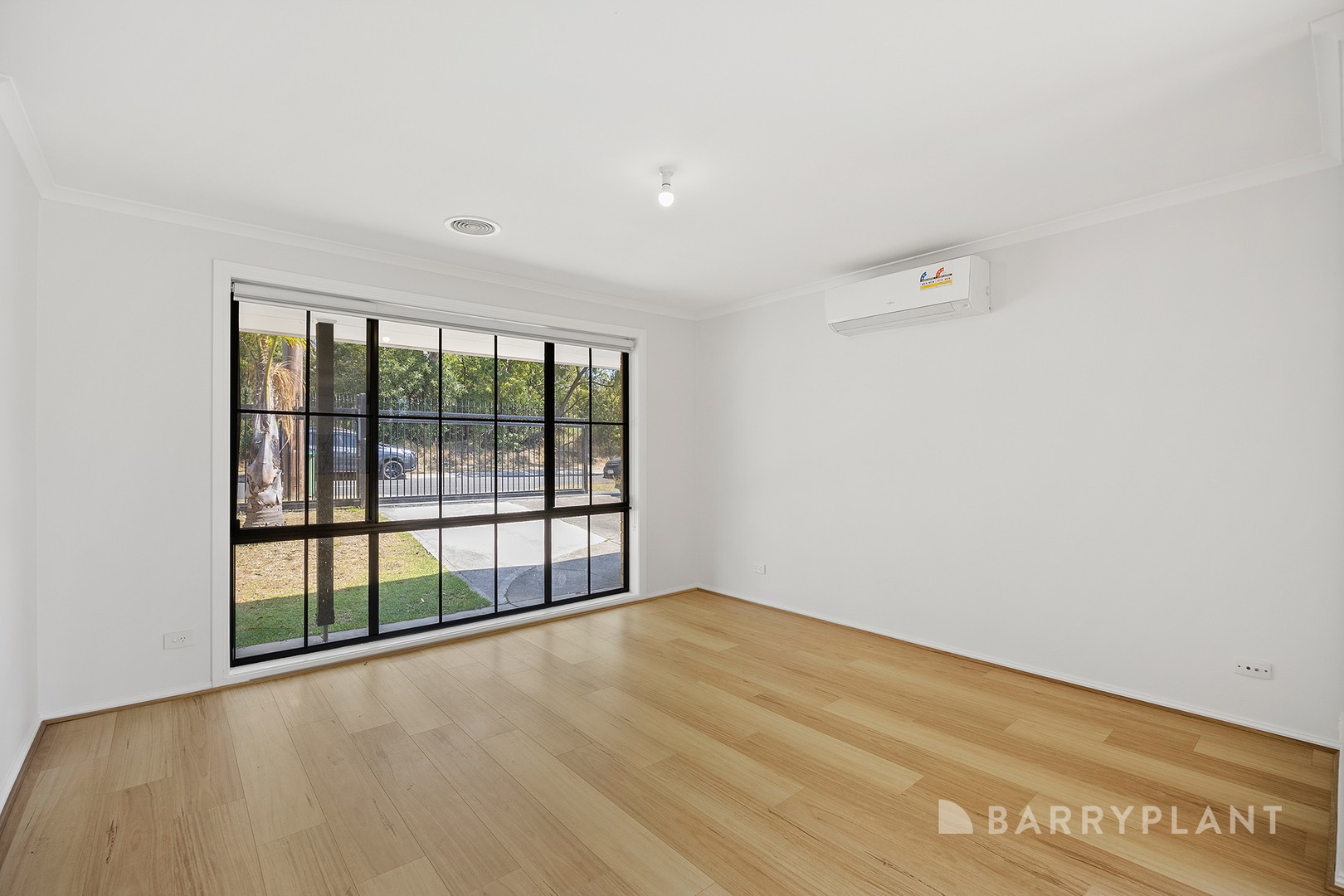 180 Racecourse Road North, Pakenham, VIC 3810 - Thumbnail 2 - 22/01/2026