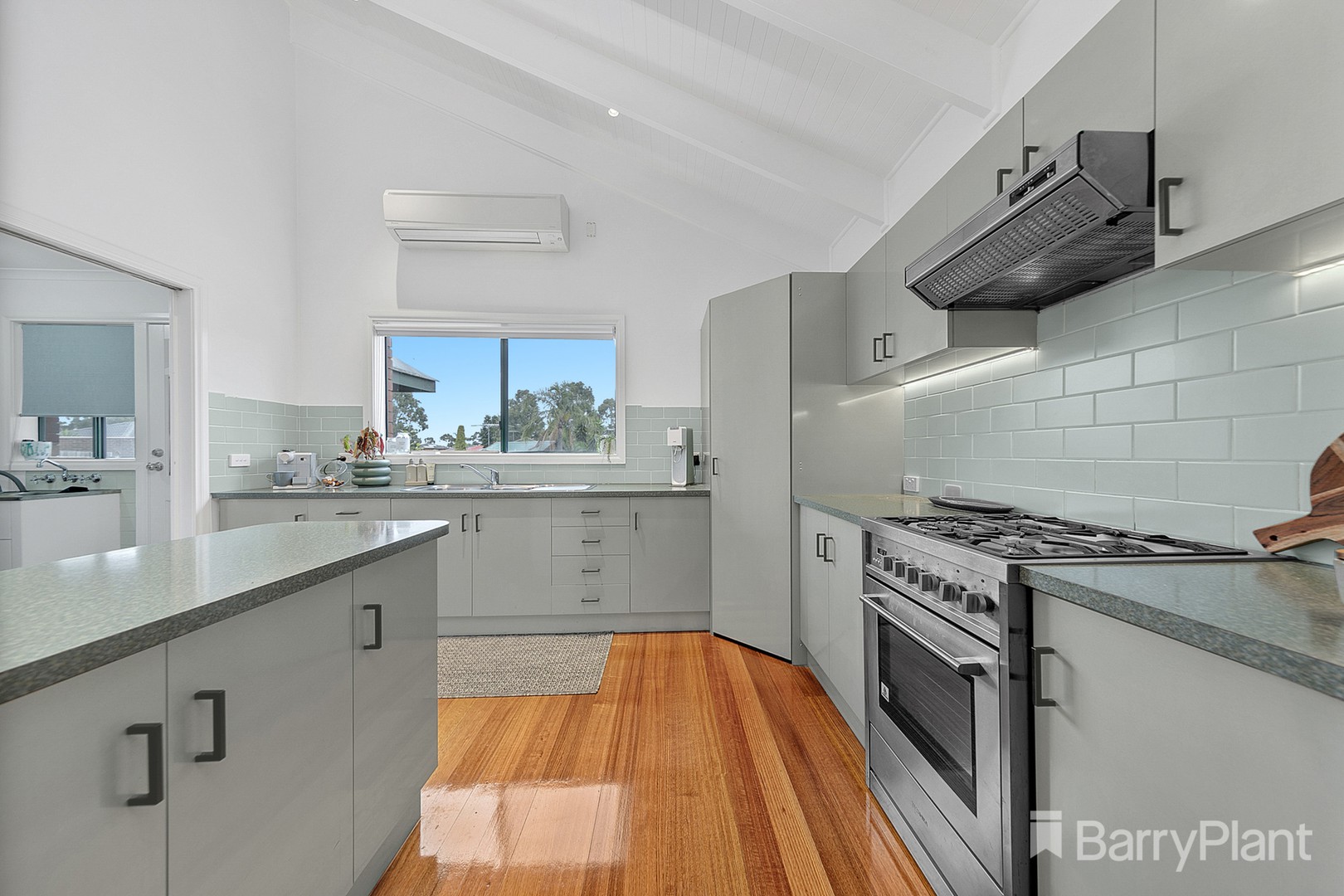 184A Roycroft Avenue, Mill Park, VIC 3082, Mill Park - Thumbnail 7