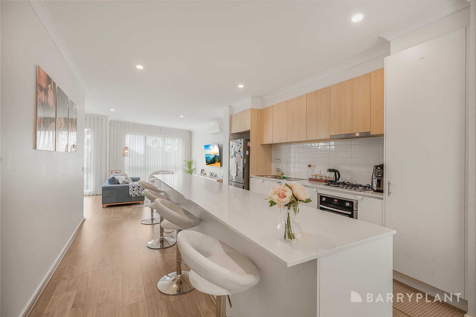 186 Henry Road, Pakenham, VIC 3810 - Thumbnail 2 - 18/11/2025