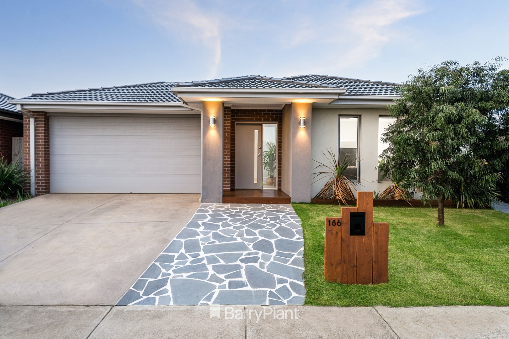 186 Warralily Boulevard, Armstrong Creek, VIC 3217, Armstrong Creek - Thumbnail 2