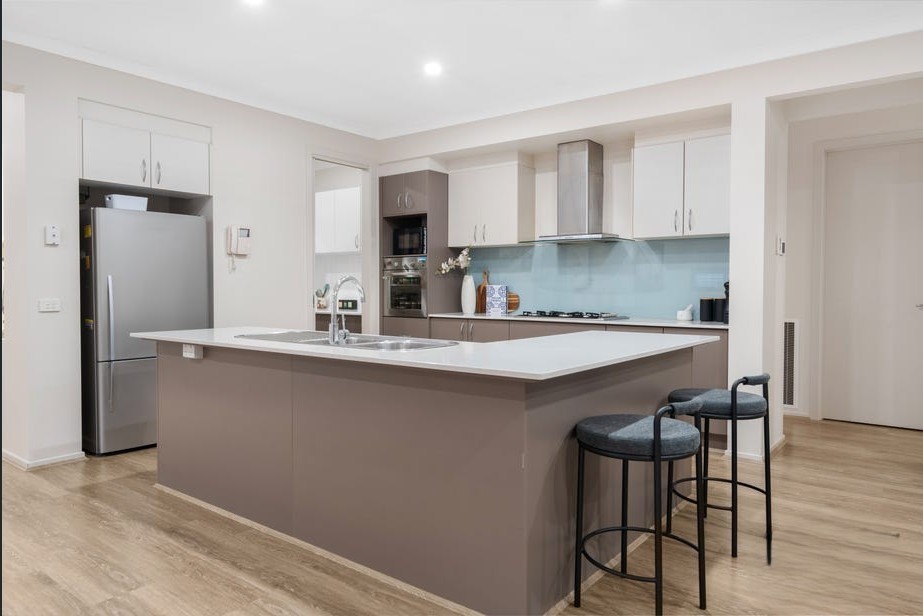 187 Central Park Avenue, Craigieburn, VIC 3064, Craigieburn - Thumbnail 5
