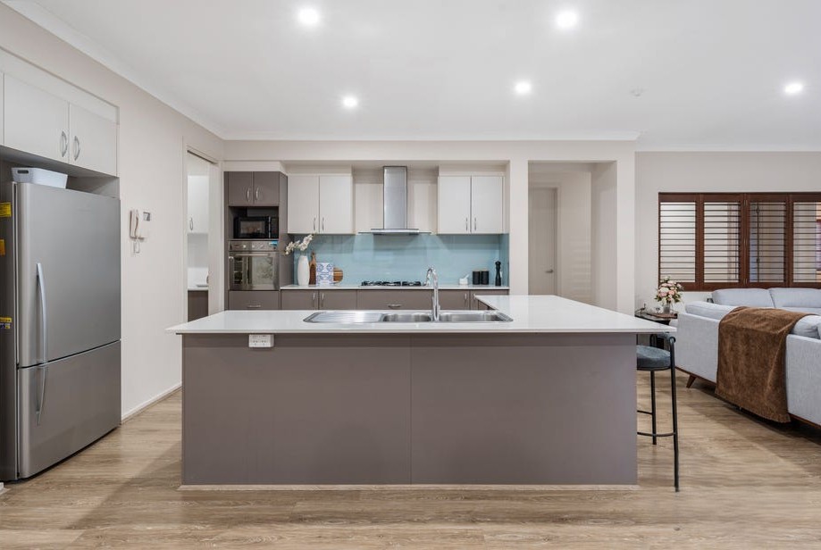 187 Central Park Avenue, Craigieburn, VIC 3064, Craigieburn - Thumbnail 6
