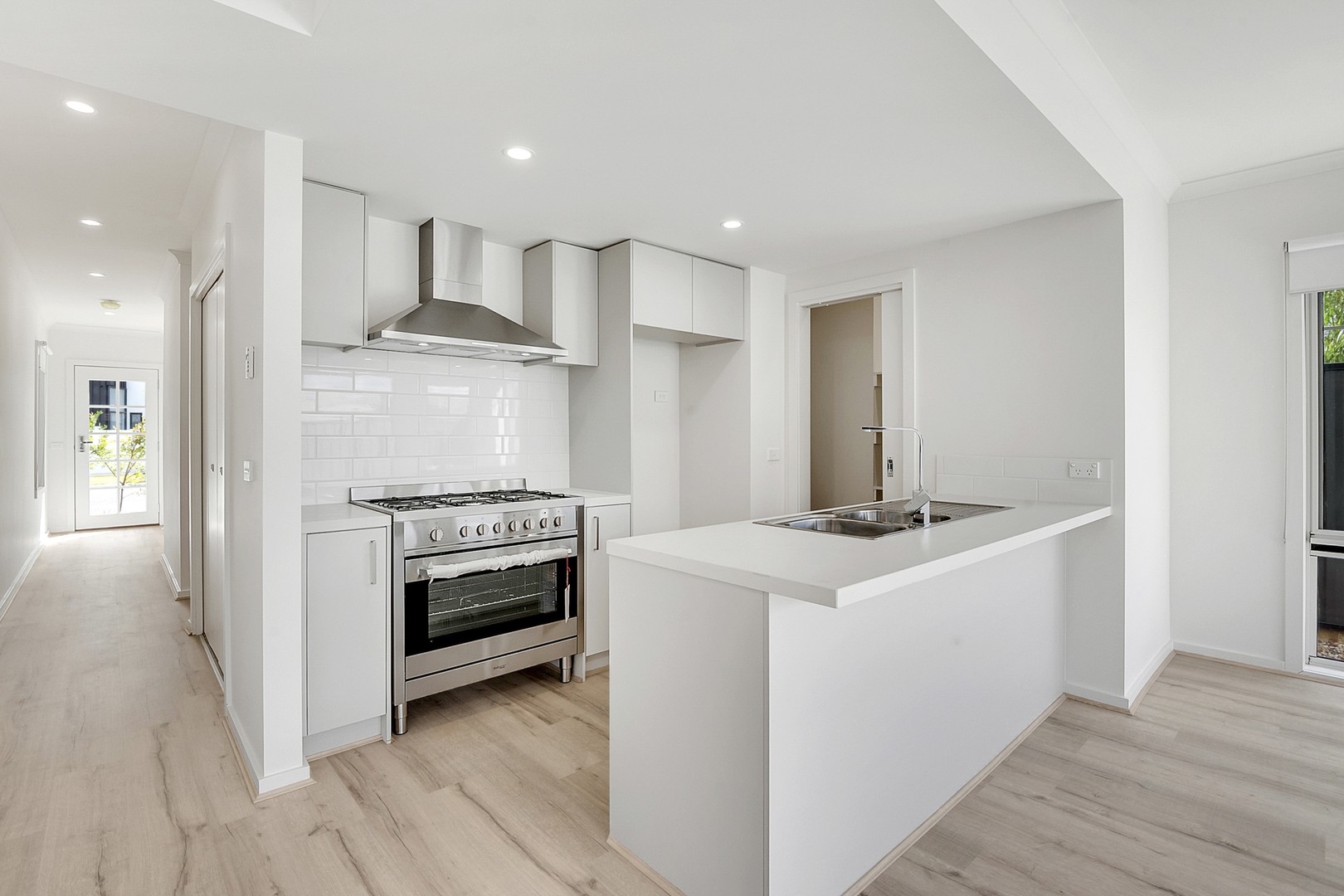 188 Highlander Drive, Craigieburn, VIC 3064, Craigieburn - Thumbnail 2
