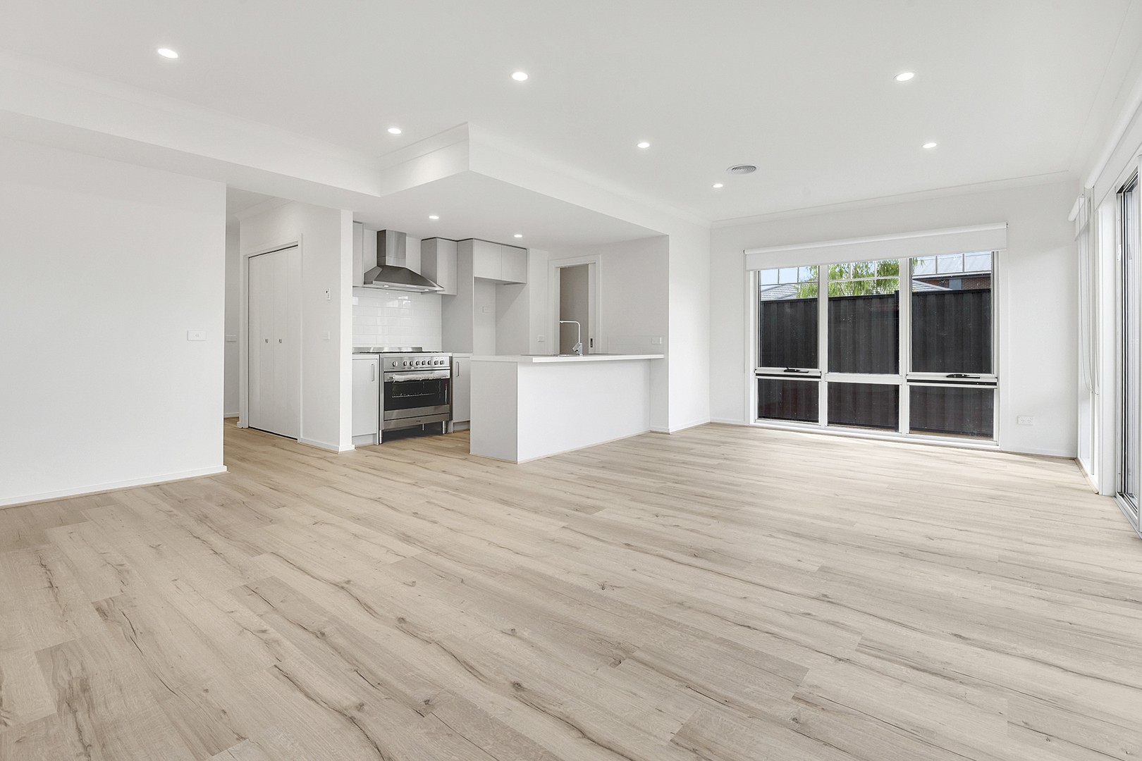 188 Highlander Drive, Craigieburn, VIC 3064, Craigieburn - Thumbnail 3