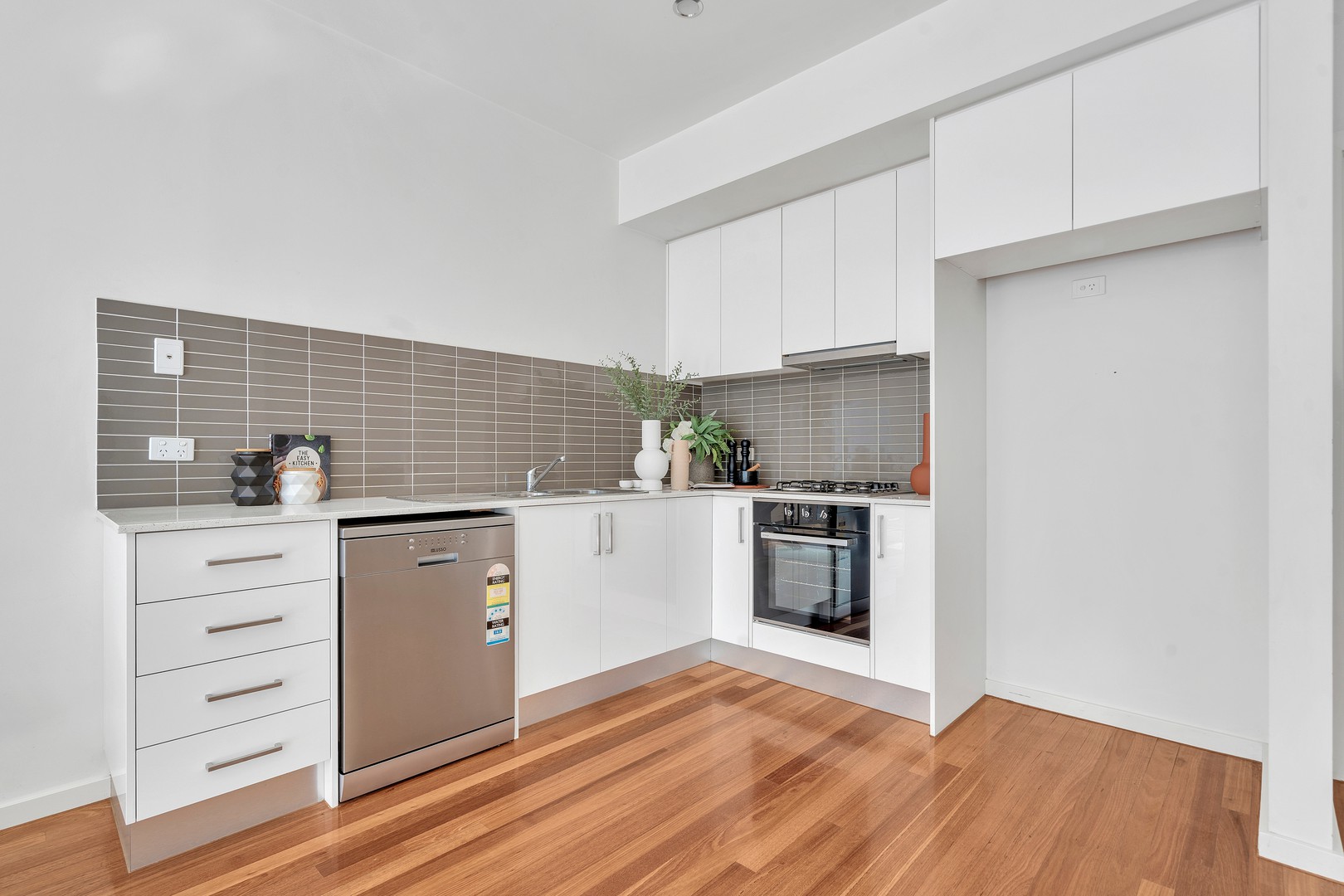 19/4-6 Winifred Street, Essendon, VIC 3040, Essendon - Thumbnail 4