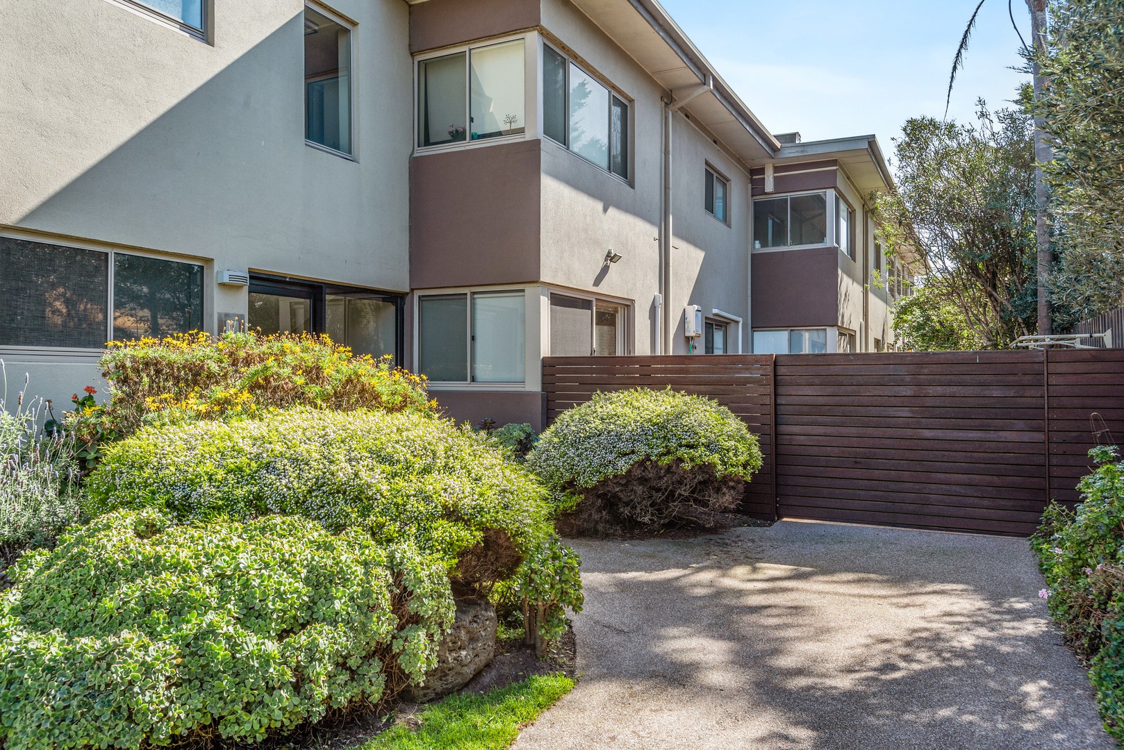 19/70 Beach Road, Mentone, VIC 3194 - Thumbnail 2 - 25/10/2023