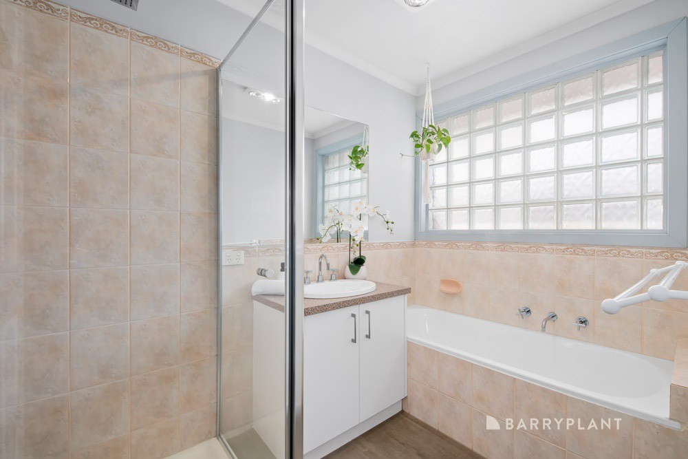 19 Allwyn Crescent, Mill Park, VIC 3082, Mill Park - Thumbnail 7