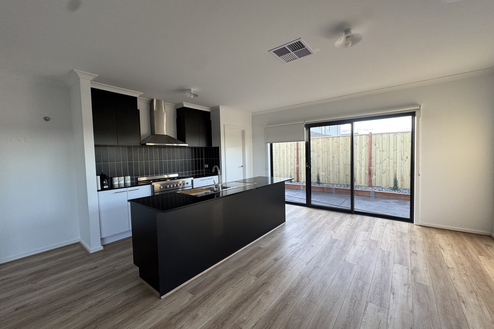 19 Angelica Circuit, Fraser Rise, VIC 3336, Fraser Rise - Thumbnail 3