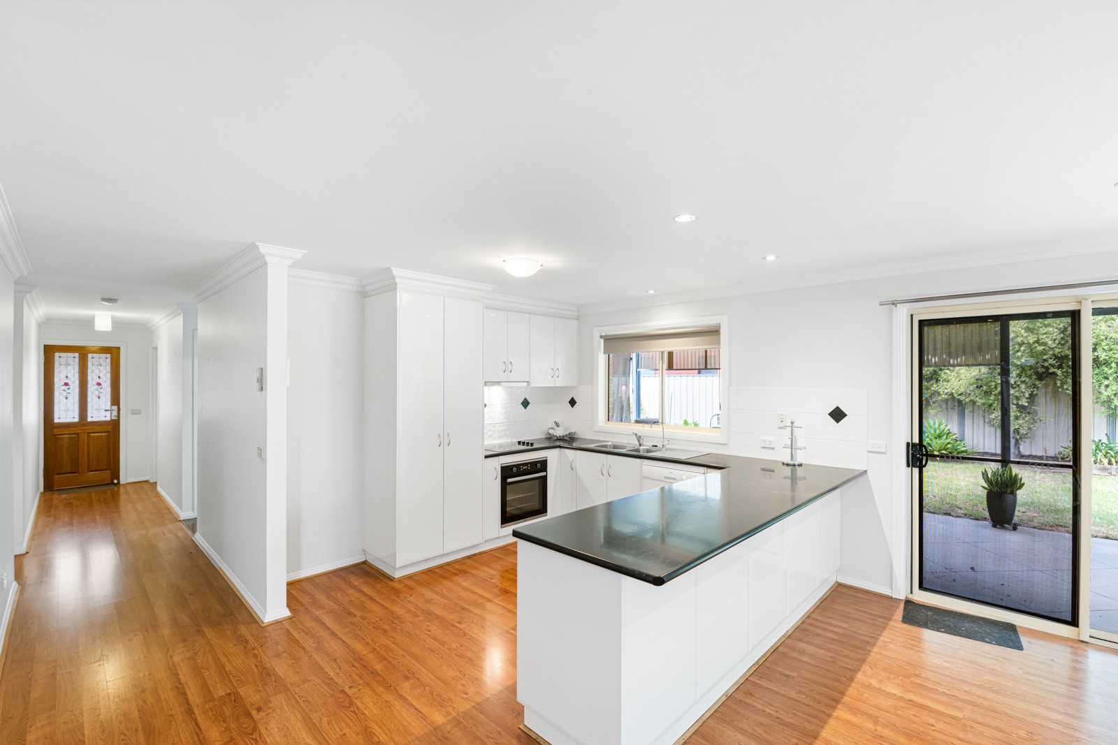 19 Anwyl Close, Mildura, VIC 3500 - Thumbnail 2 - 04/04/2025