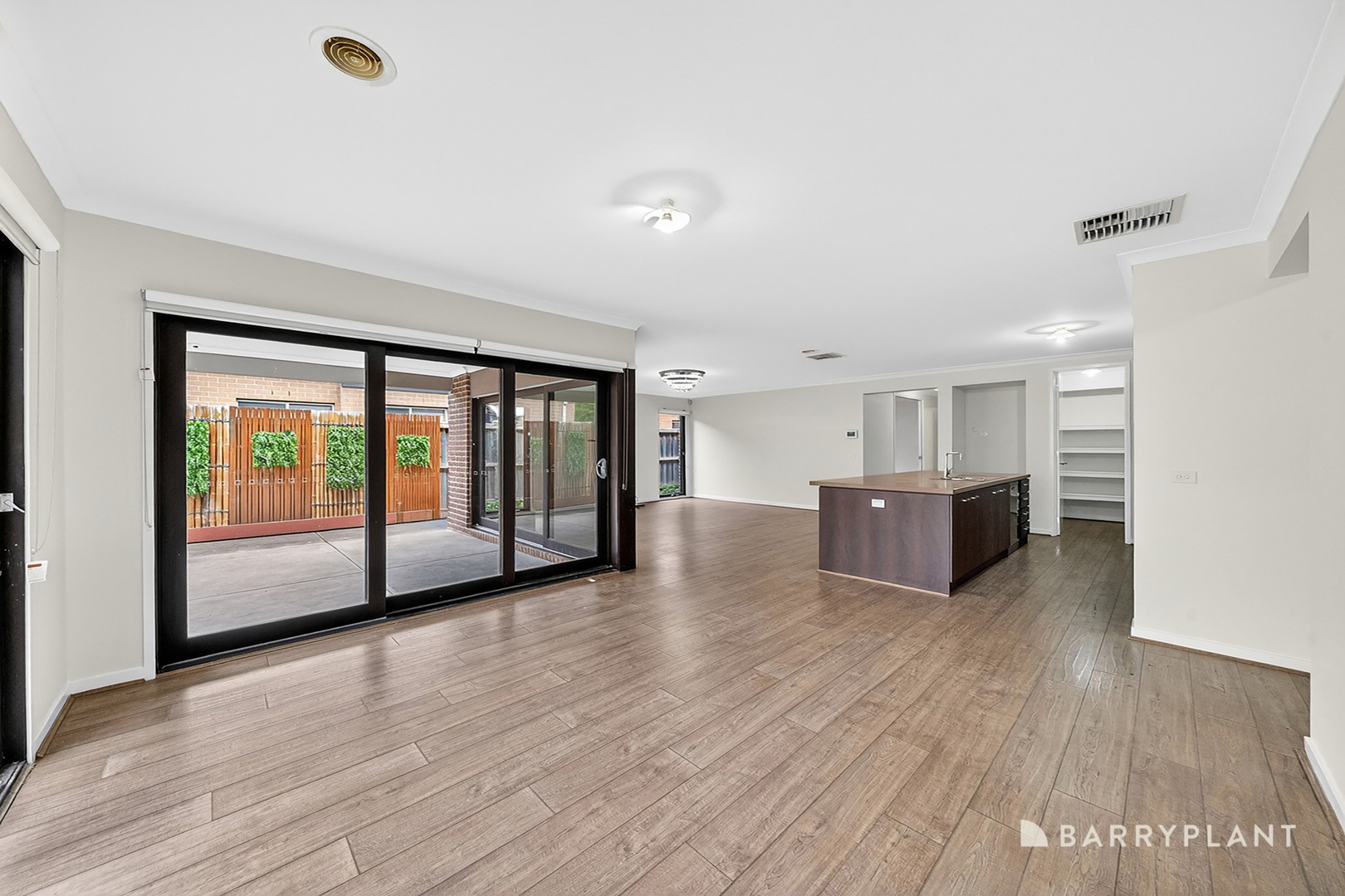 19 Arbour Avenue, Point Cook, VIC 3030, Point Cook - Thumbnail 3