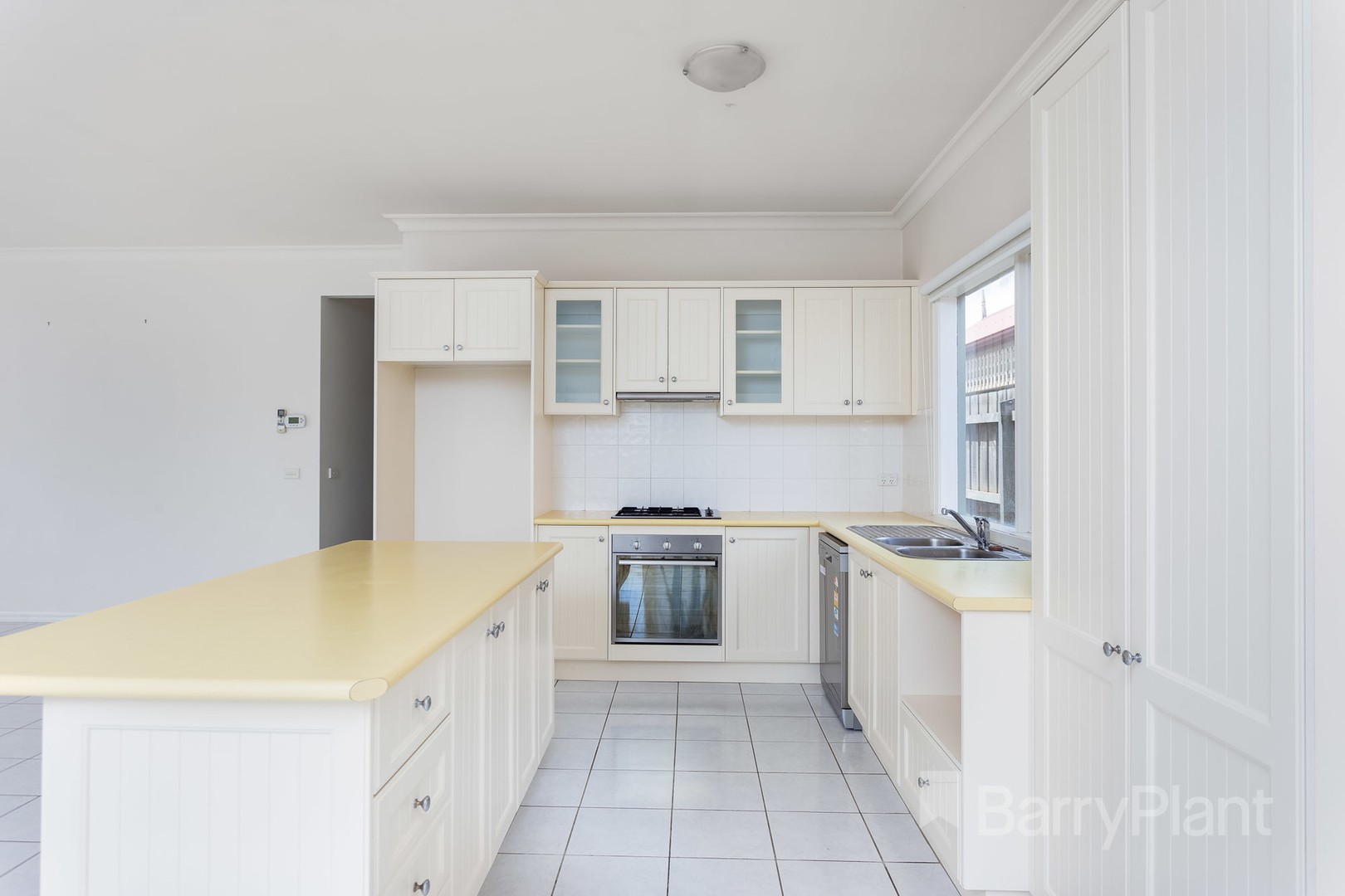 19 Balfour Close, Point Cook, VIC 3030, Point Cook - Thumbnail 3