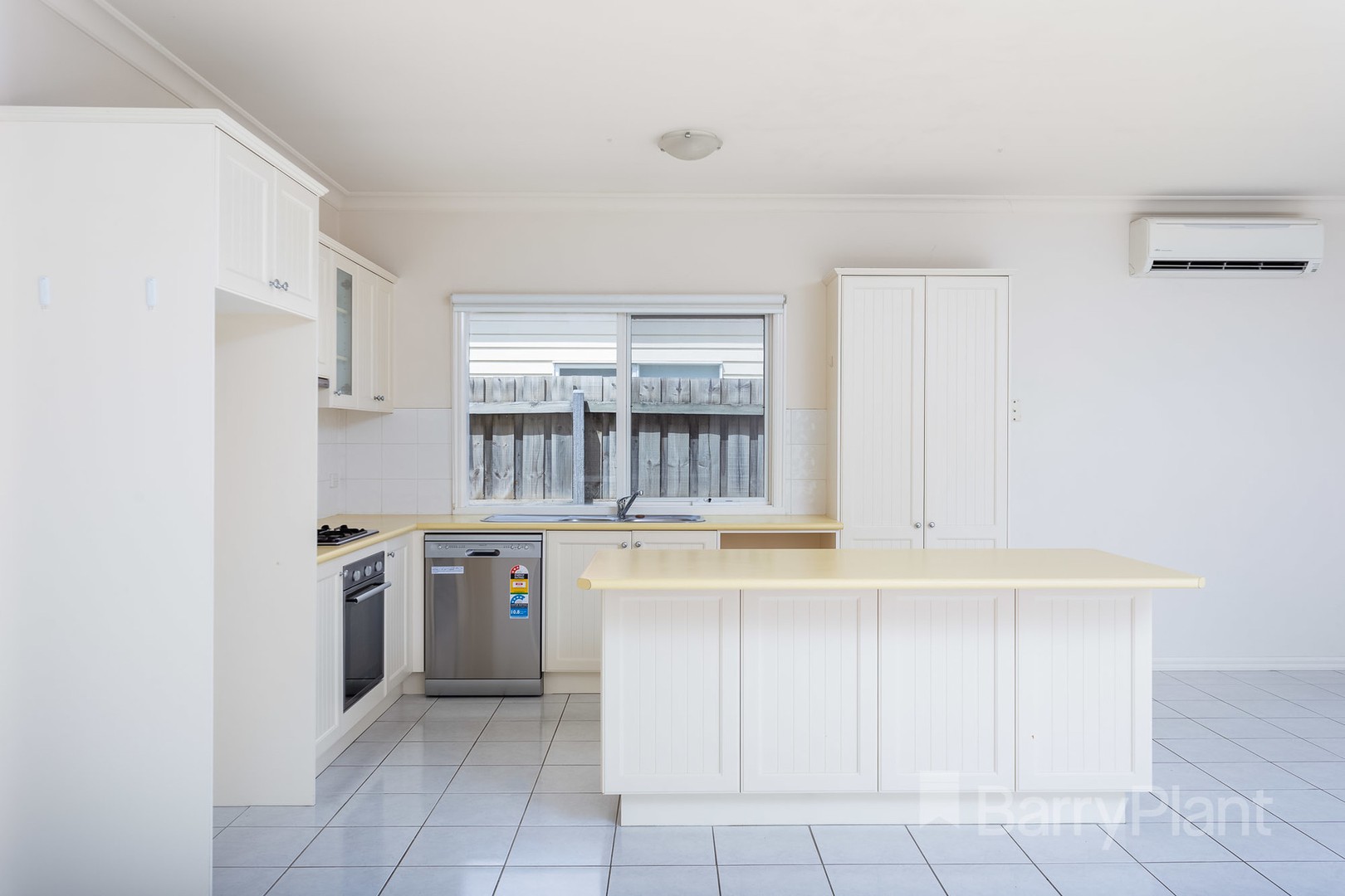 19 Balfour Close, Point Cook, VIC 3030, Point Cook - Thumbnail 4