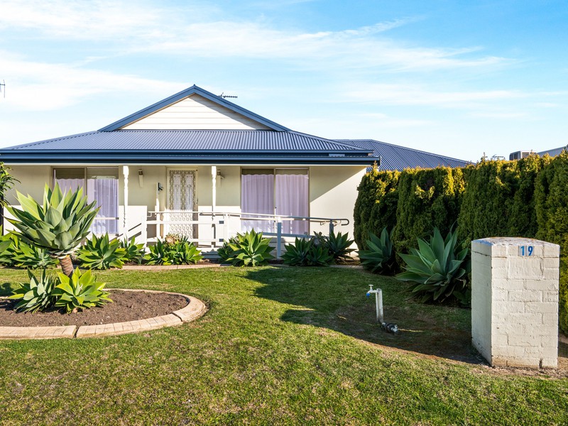 19 Bayfield Court, Newcomb, VIC 3219 - Image - 12/08/2025