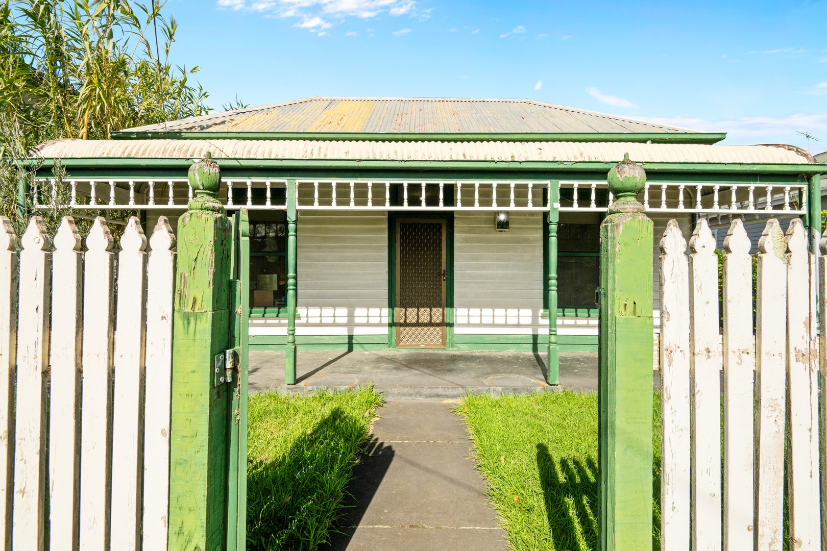 19 Bond Street, Newtown, VIC 3220 - Thumbnail 2 - 20/04/2026