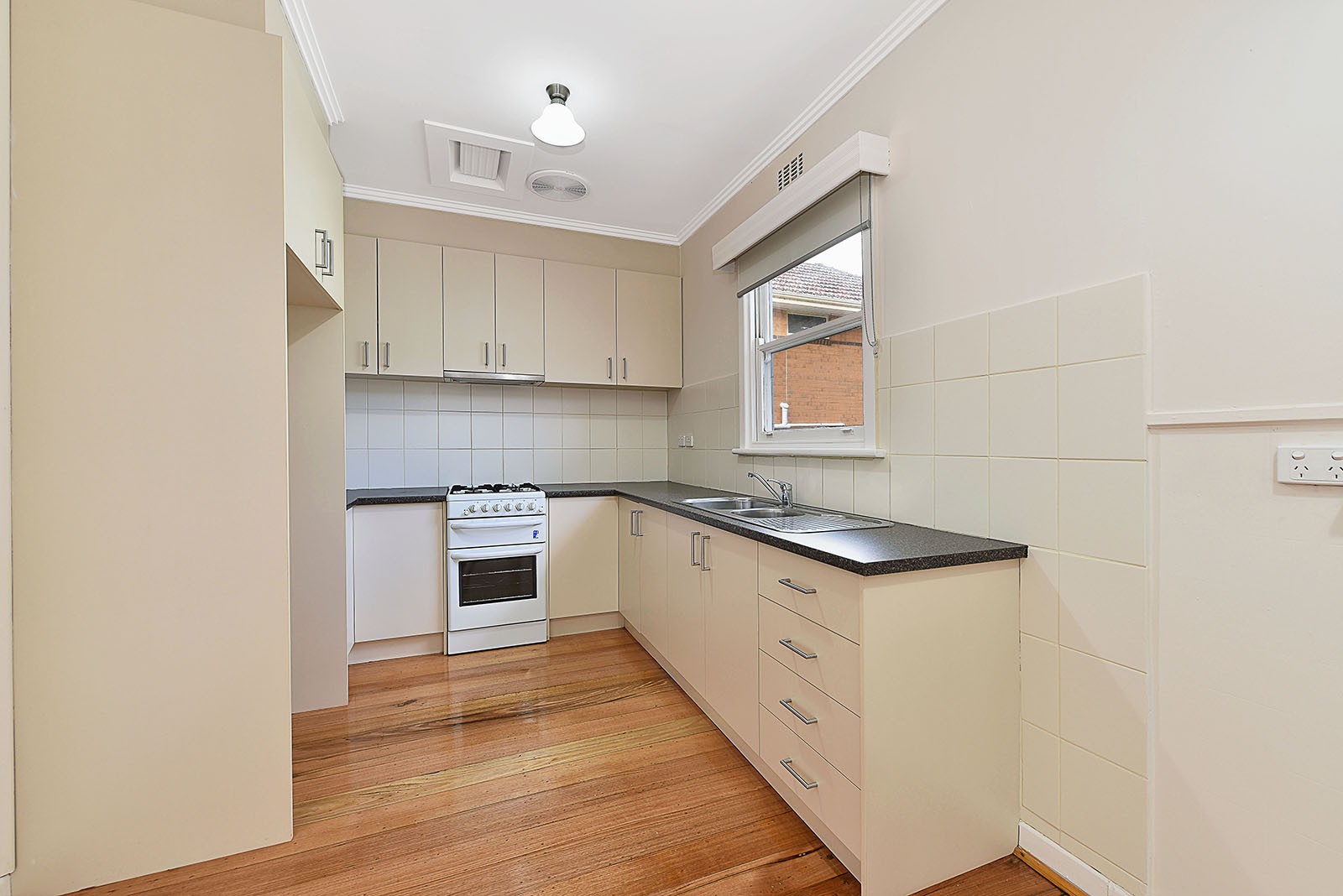19 Buckley Street, Moonee Ponds, VIC 3039, Moonee Ponds - Thumbnail 3