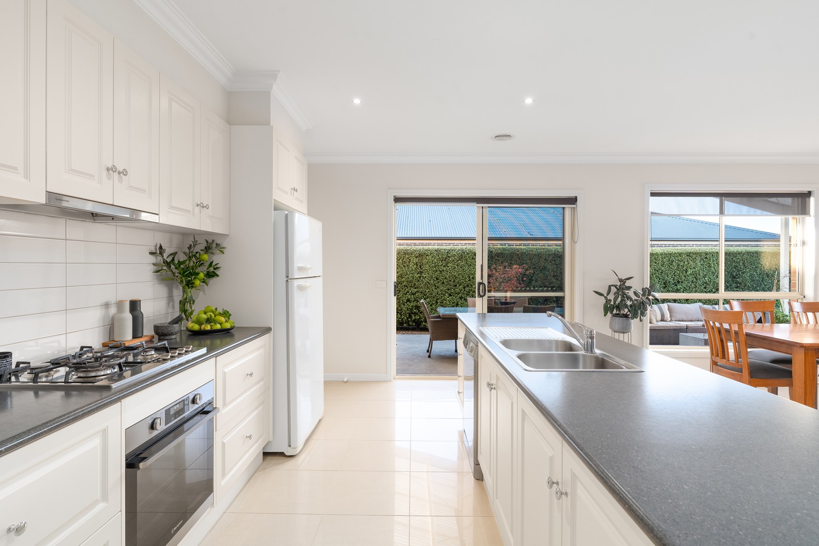 19 Bundaleer Avenue, Grovedale, VIC 3216, Grovedale - Thumbnail 3