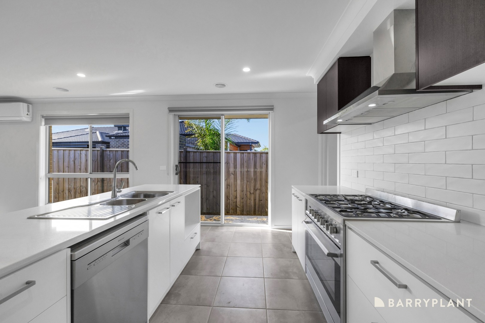 19 Carisbrooke Drive, Warragul, VIC 3820 - Thumbnail 2 - 28/05/2026