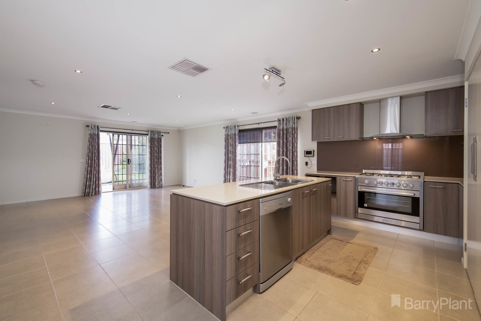 19 Celestine Drive, Officer, VIC 3809, Officer - Thumbnail 5