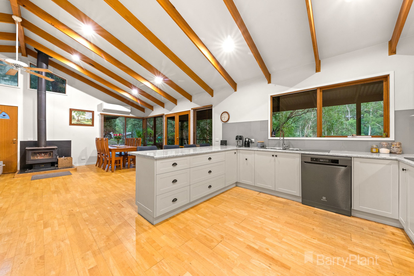 4 Harrison Street, BENDIGO VIC 3550, Bendigo - Thumbnail 3