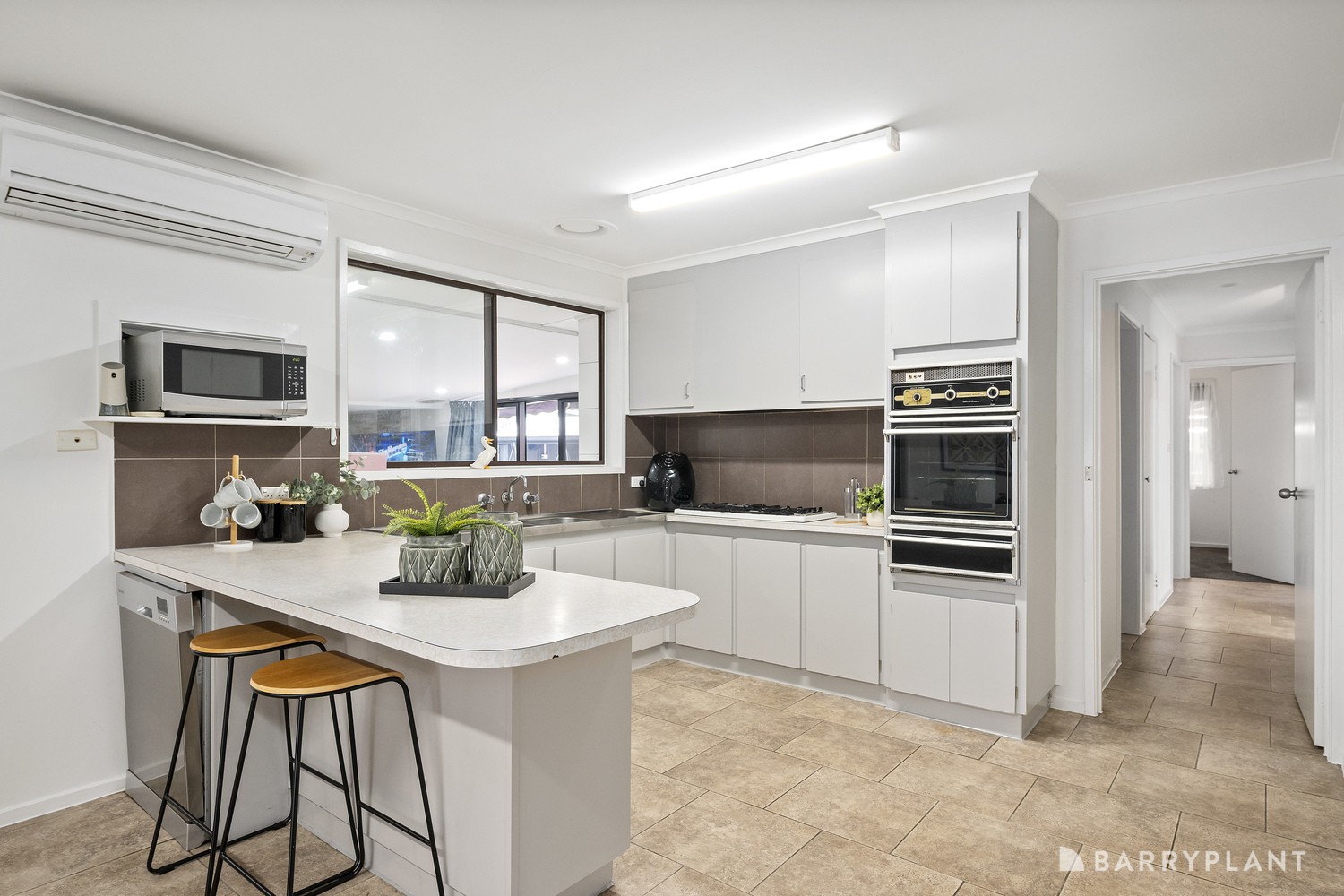 19 Coventry Crescent, Mill Park, VIC 3082, Mill Park - Thumbnail 3