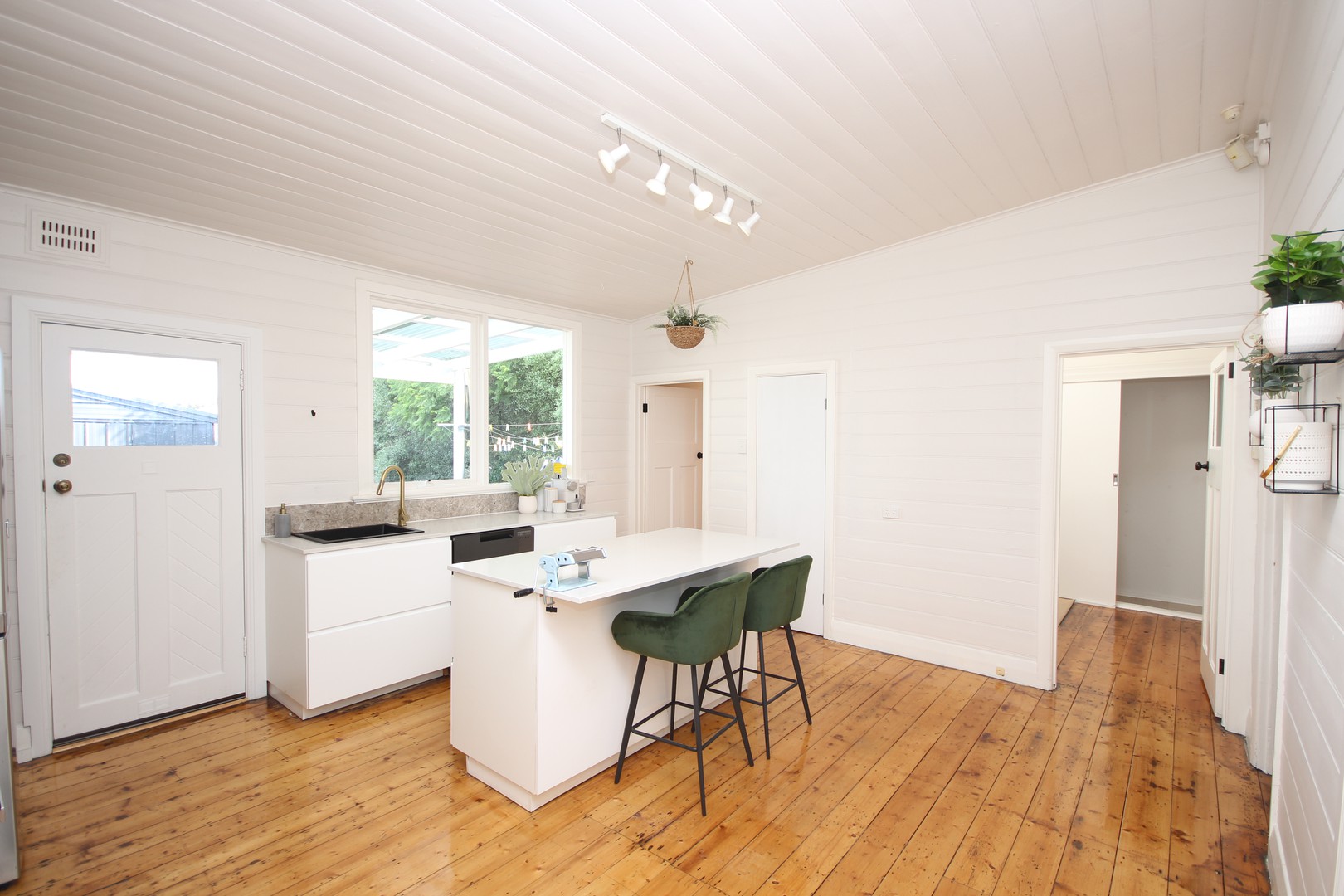 19 Crofton Street, Geelong West, VIC 3218, Geelong West - Thumbnail 2