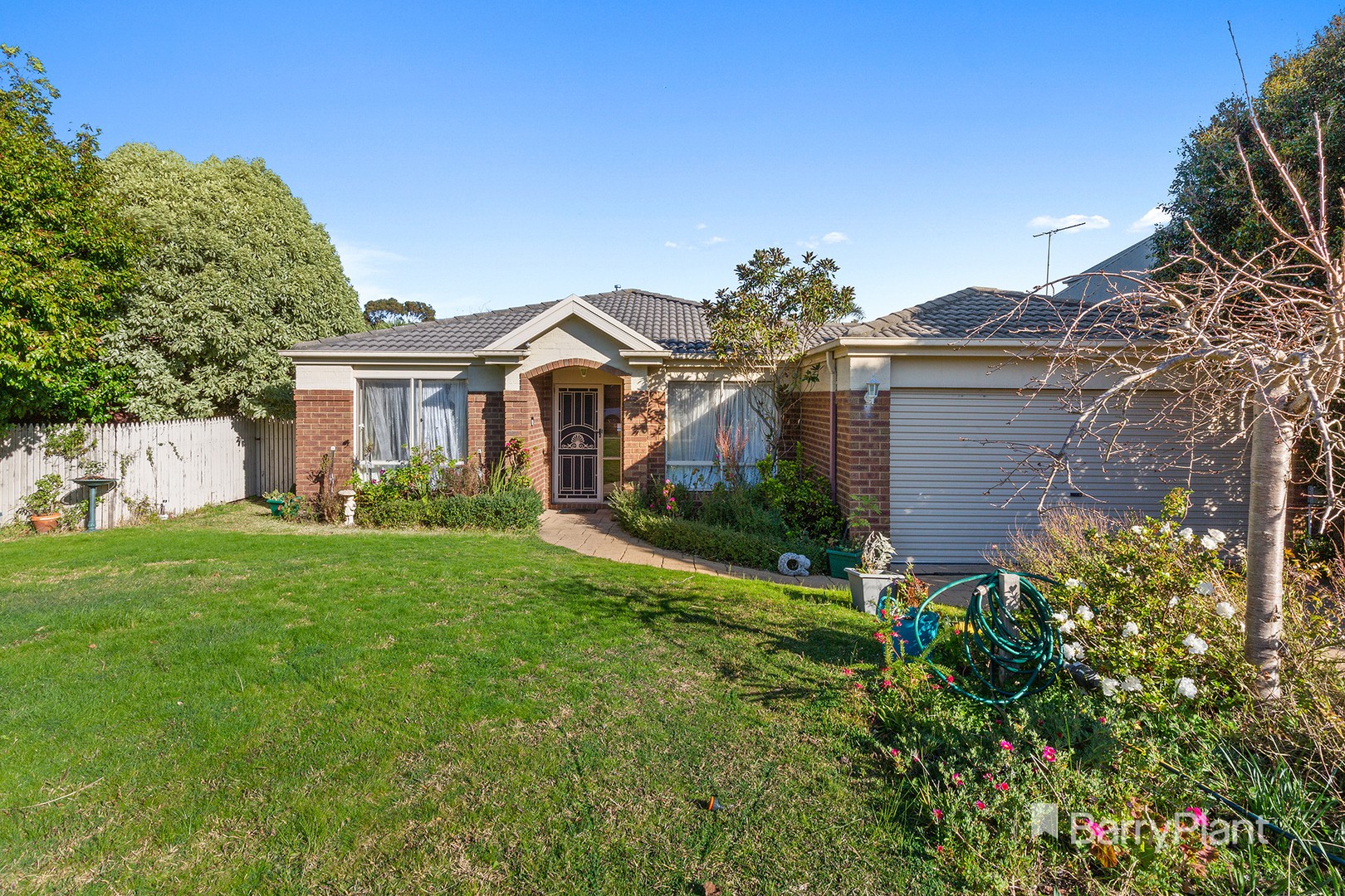 19 Cunneen Crescent, Berwick, VIC 3806, Berwick - Thumbnail 2
