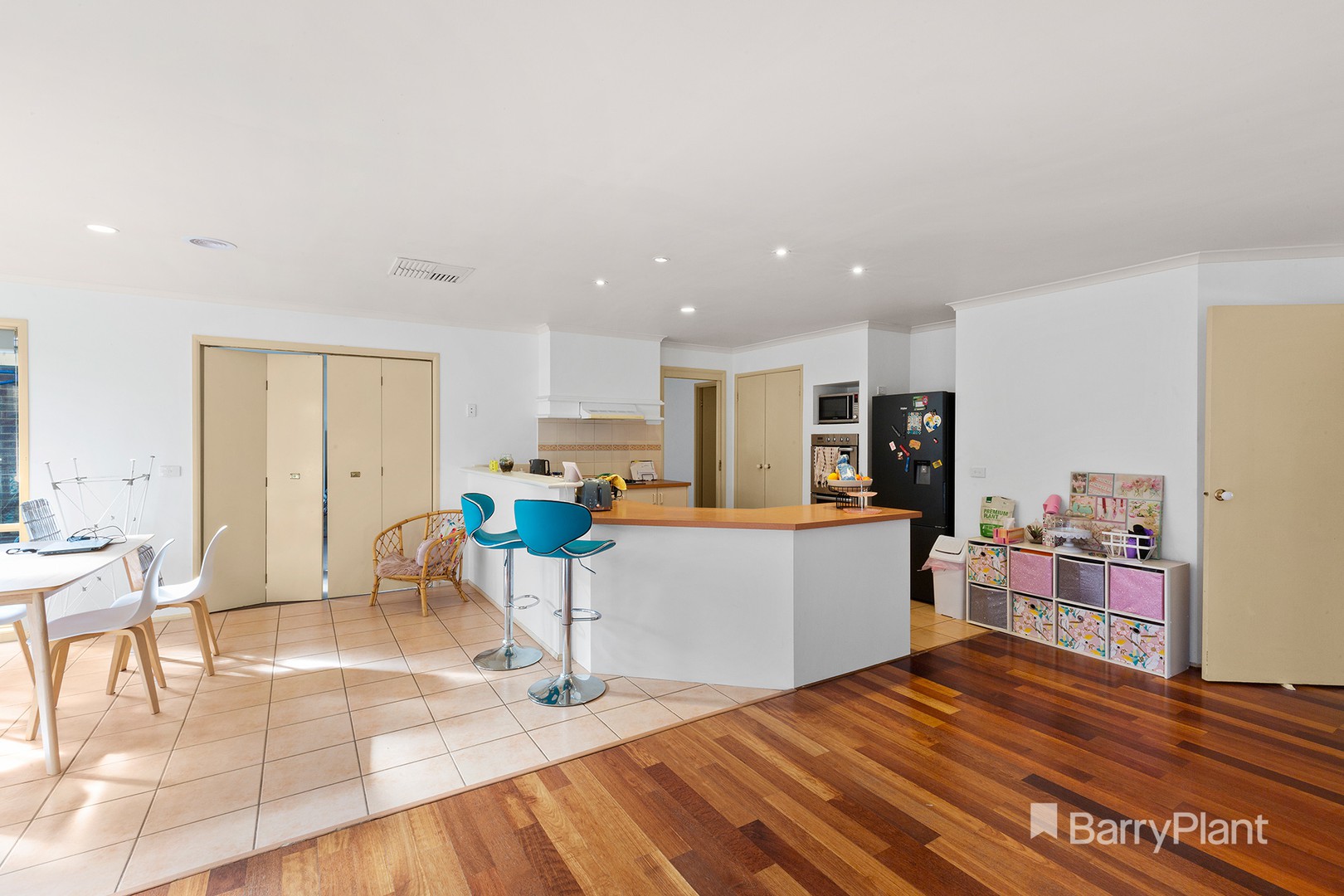 19 Cunneen Crescent, Berwick, VIC 3806, Berwick - Thumbnail 3