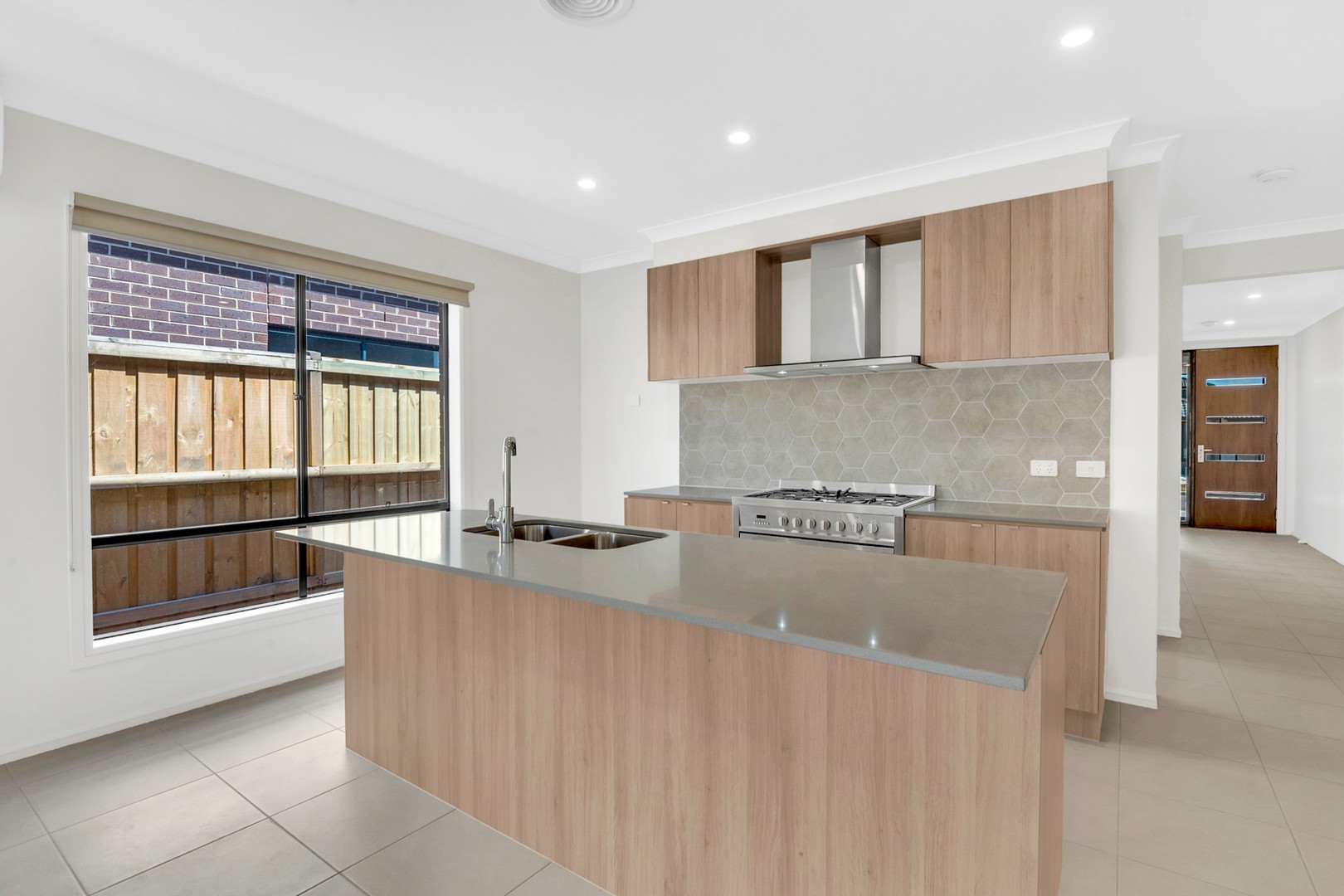 19 Daisy Drive, Donnybrook, VIC 3064, Donnybrook - Thumbnail 2