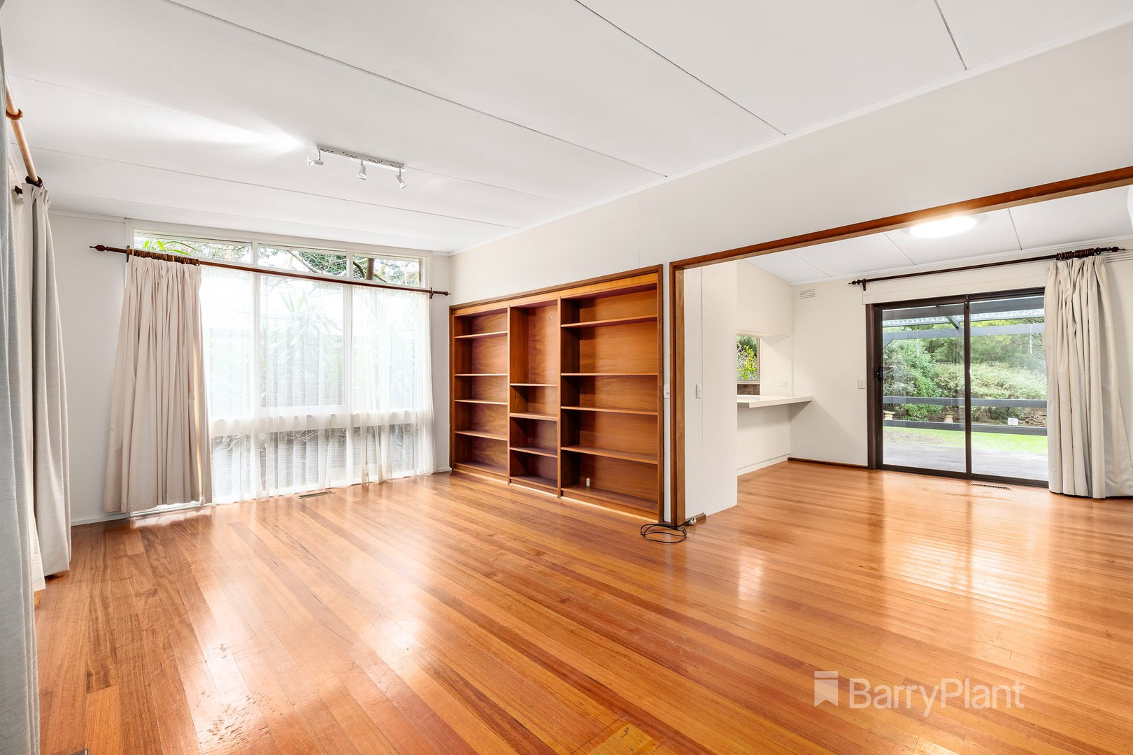 19 Davies Drive, Eltham, VIC 3095 - Thumbnail 2 - 11/07/2024