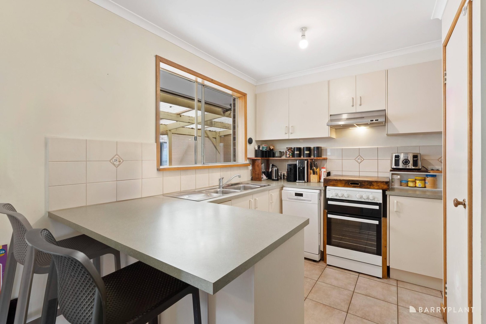 19 Dunbarton Drive, Pakenham, VIC 3810, Pakenham - Thumbnail 5